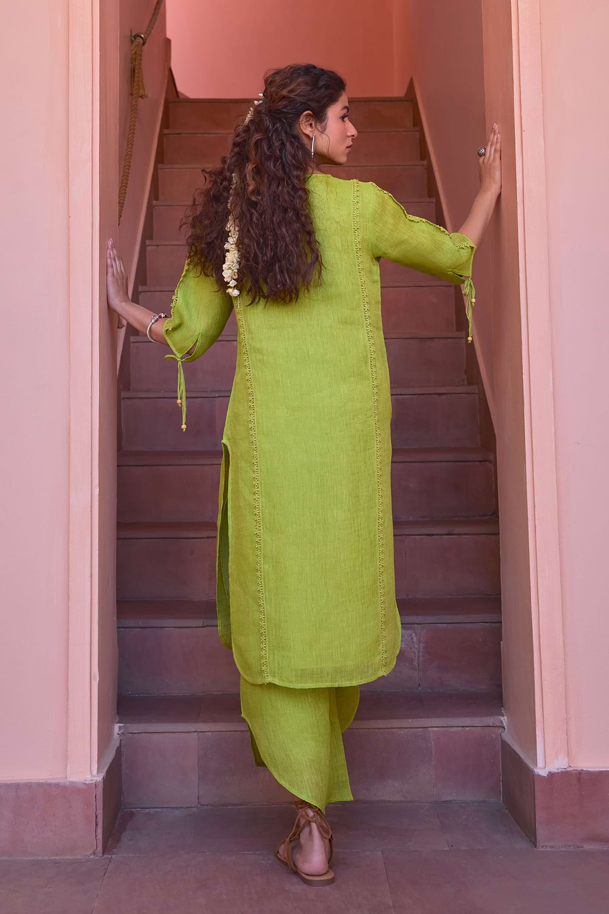 The Shiri Kurti - Yell With Us