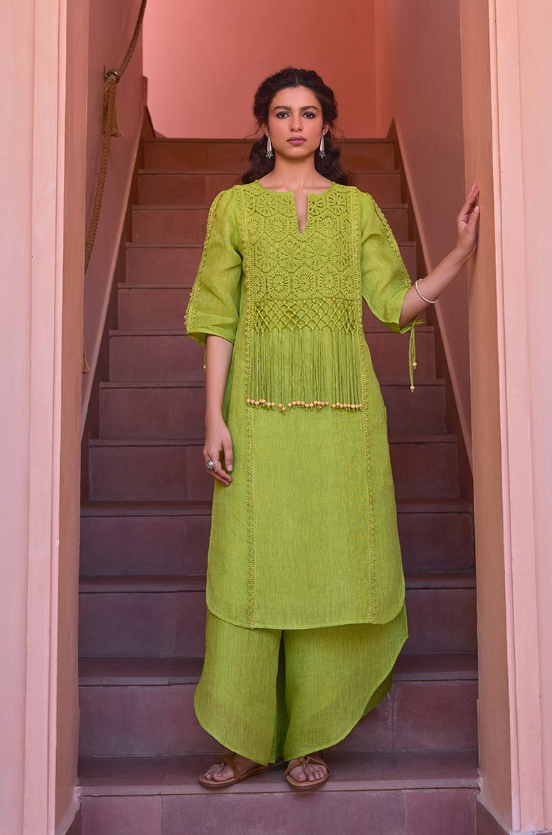 The Shiri Kurti - Yell With Us