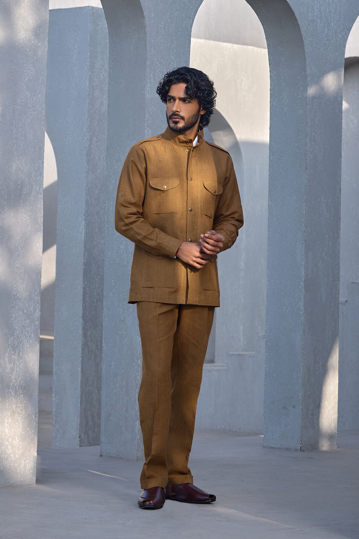 The Gallant Safari - Brown