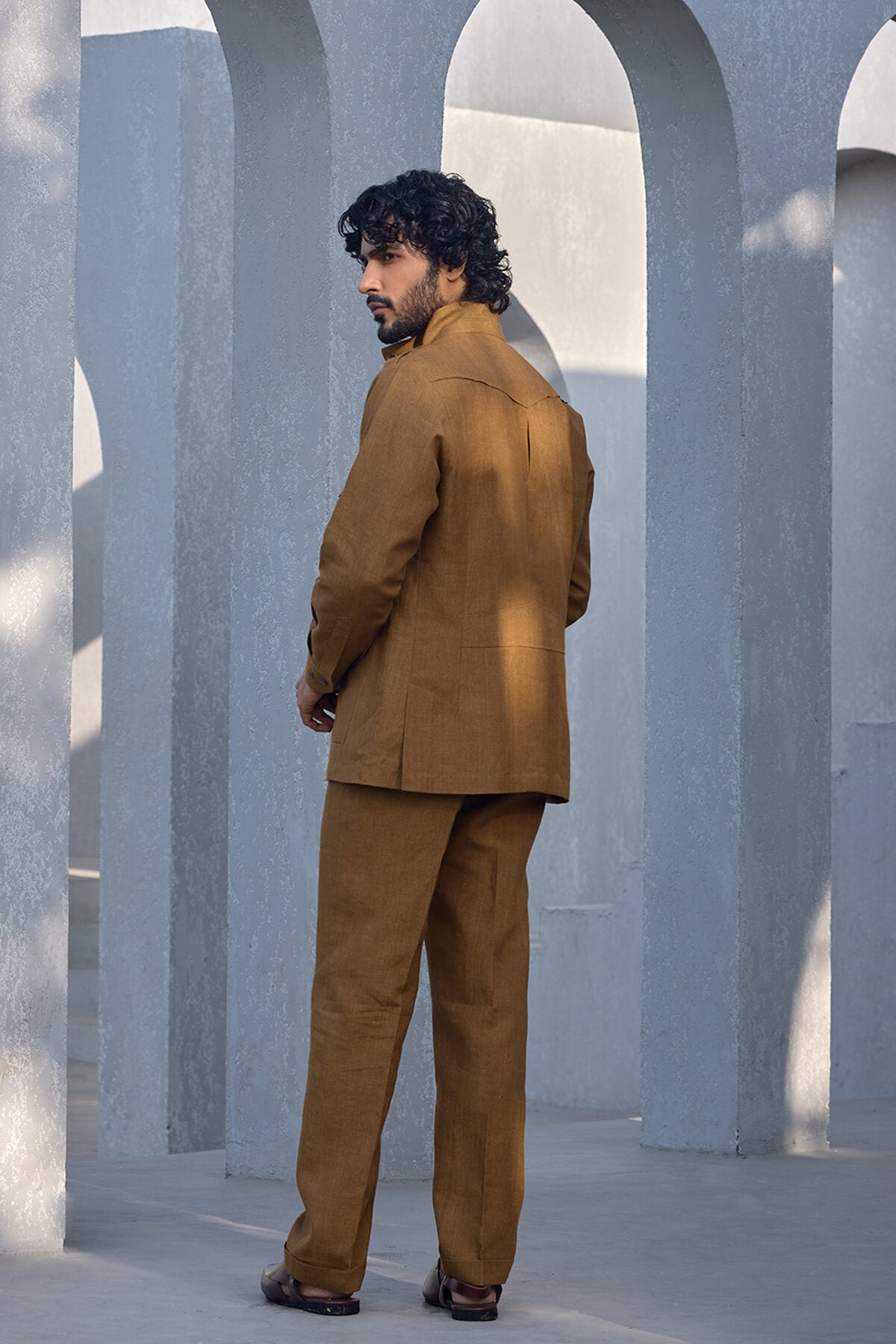 The Gallant Safari - Brown