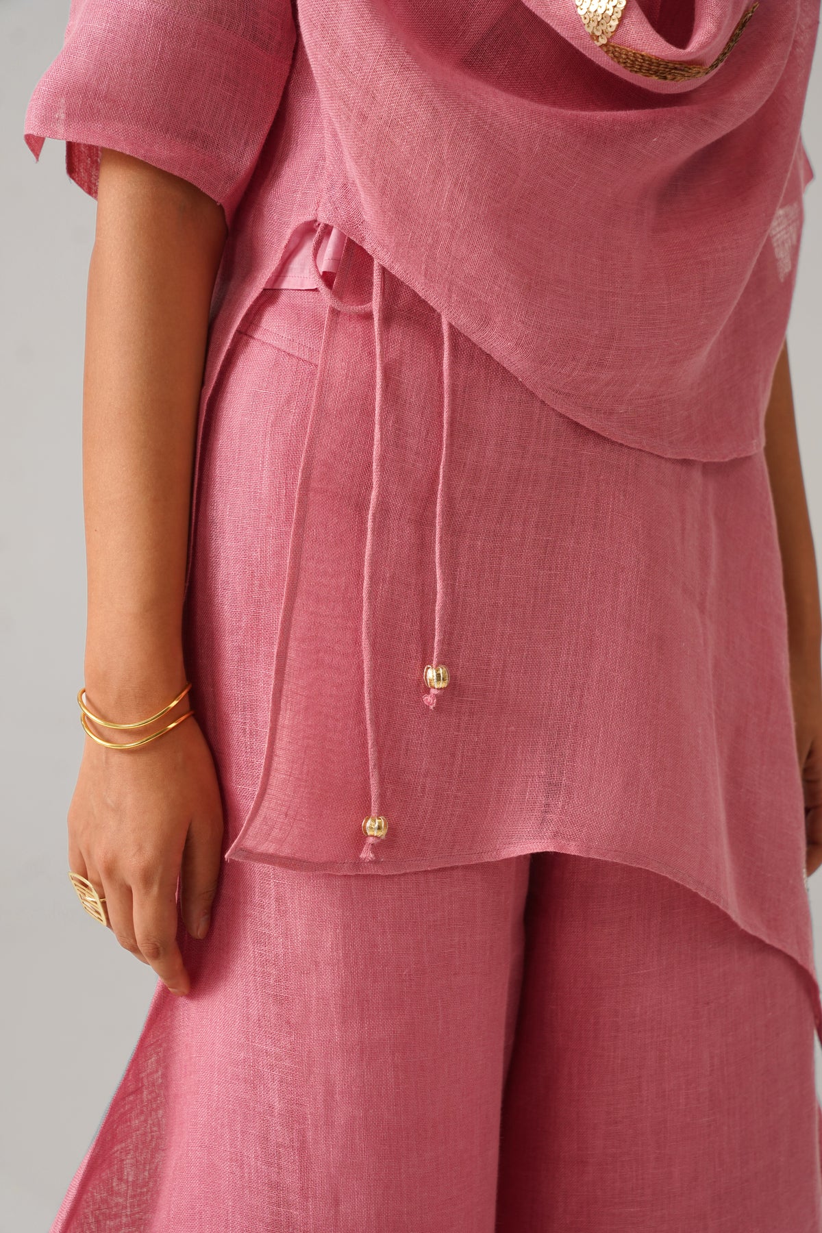 The Boho Banno Rose Pink Linen Cape Set