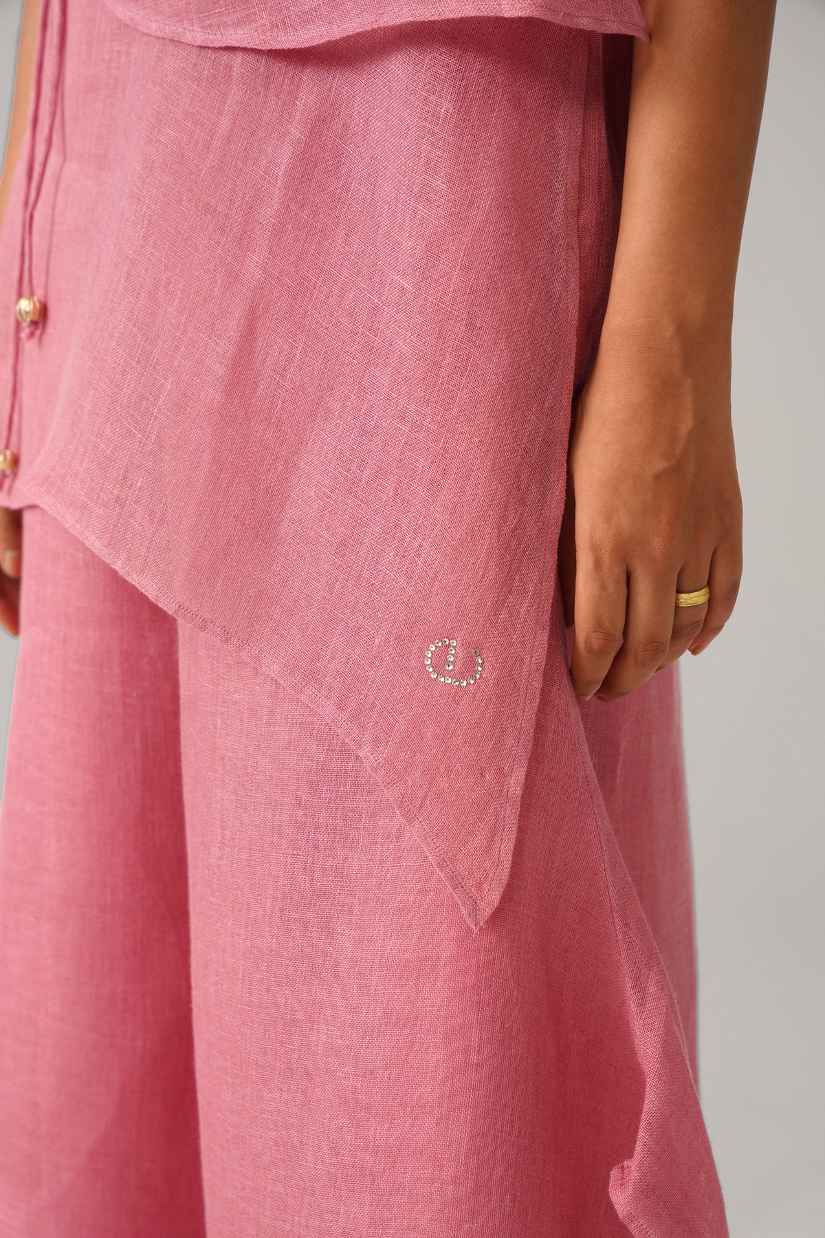 The Boho Banno Rose Pink Linen Cape Set