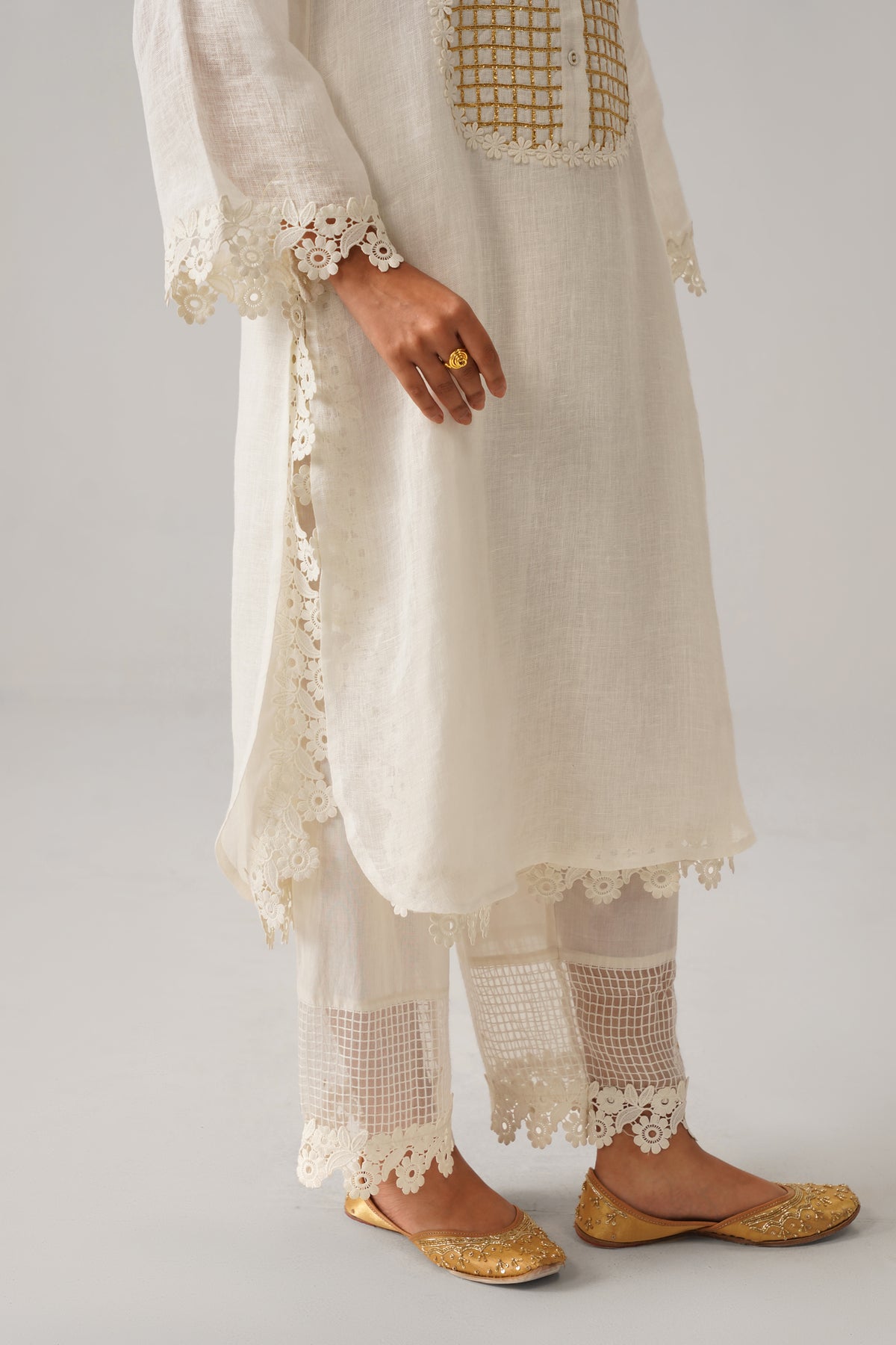 The Inayat Off White Gauze Linen Kurti
