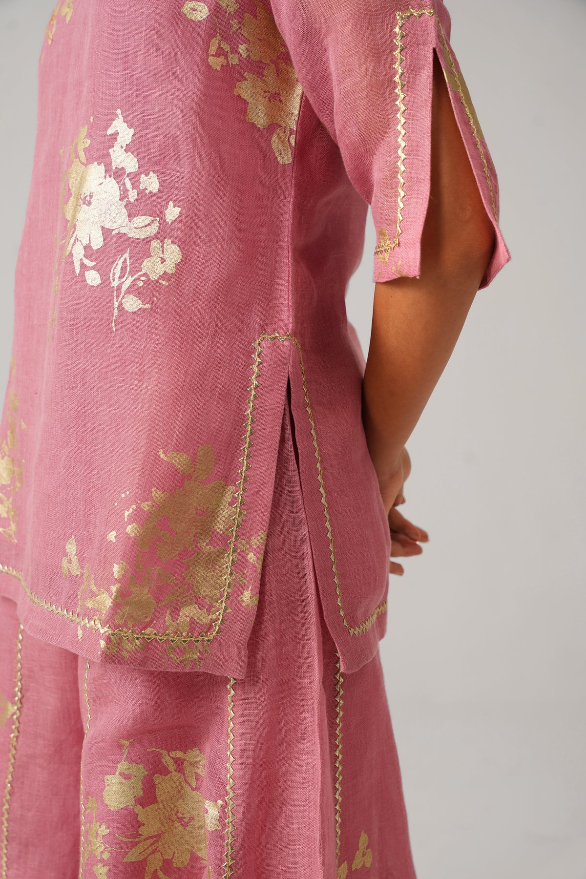 The Naazneen Rose Pink Gauze Linen Kurti