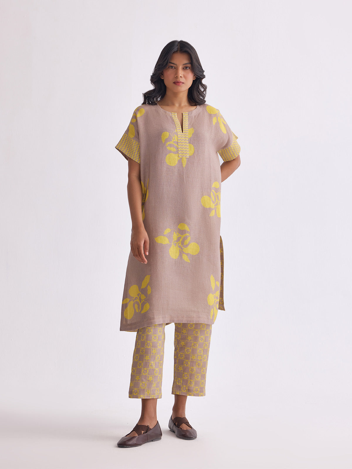 The Amaltas Linen Kurta Set - Pine glow