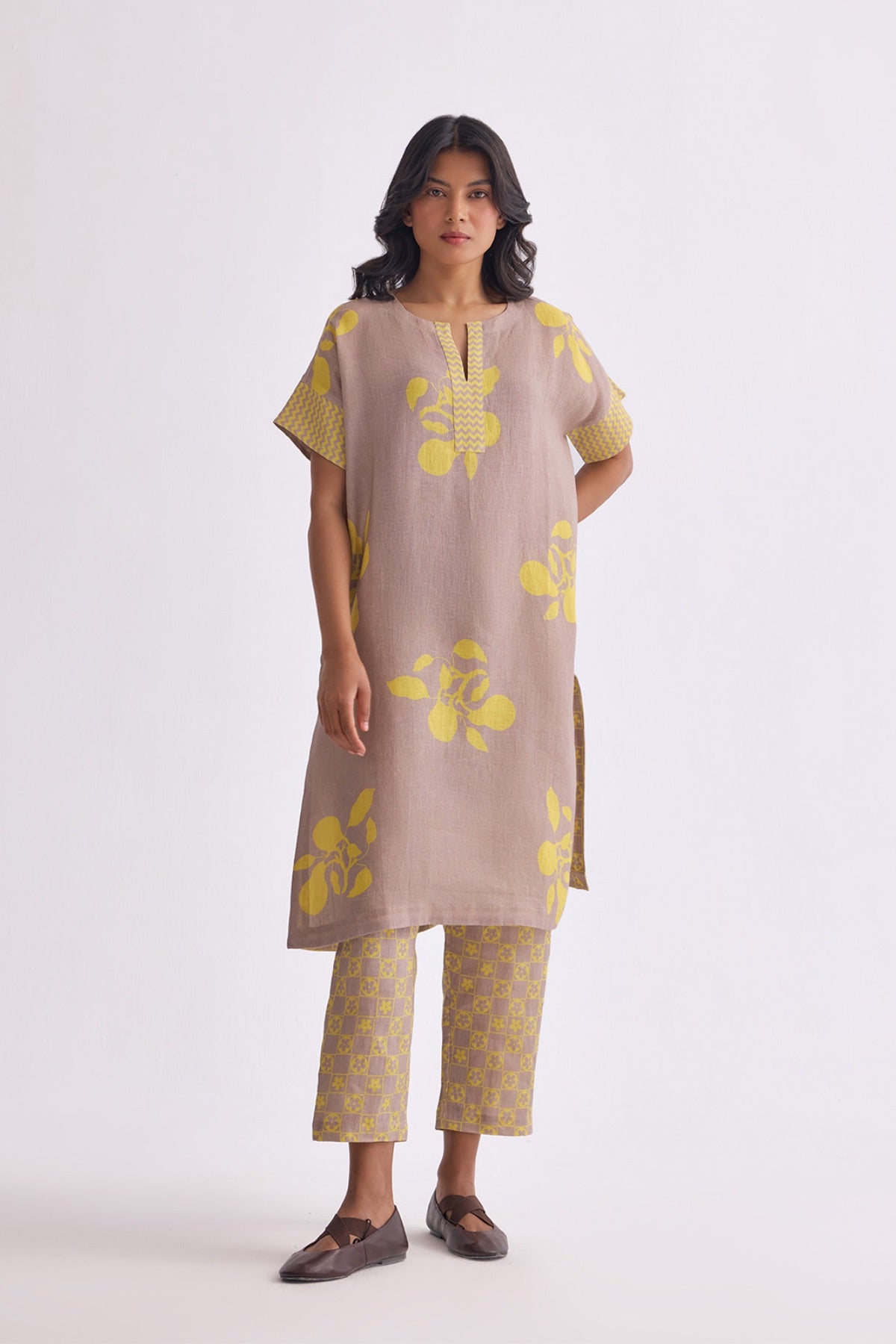 The Amaltas Linen Kurta Set - Pine glow