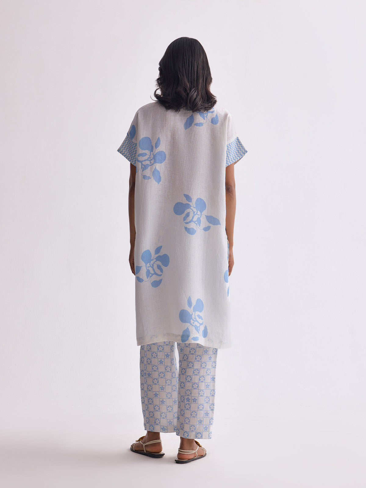 The Amaltas Linen Kurta Set - Cyanberry