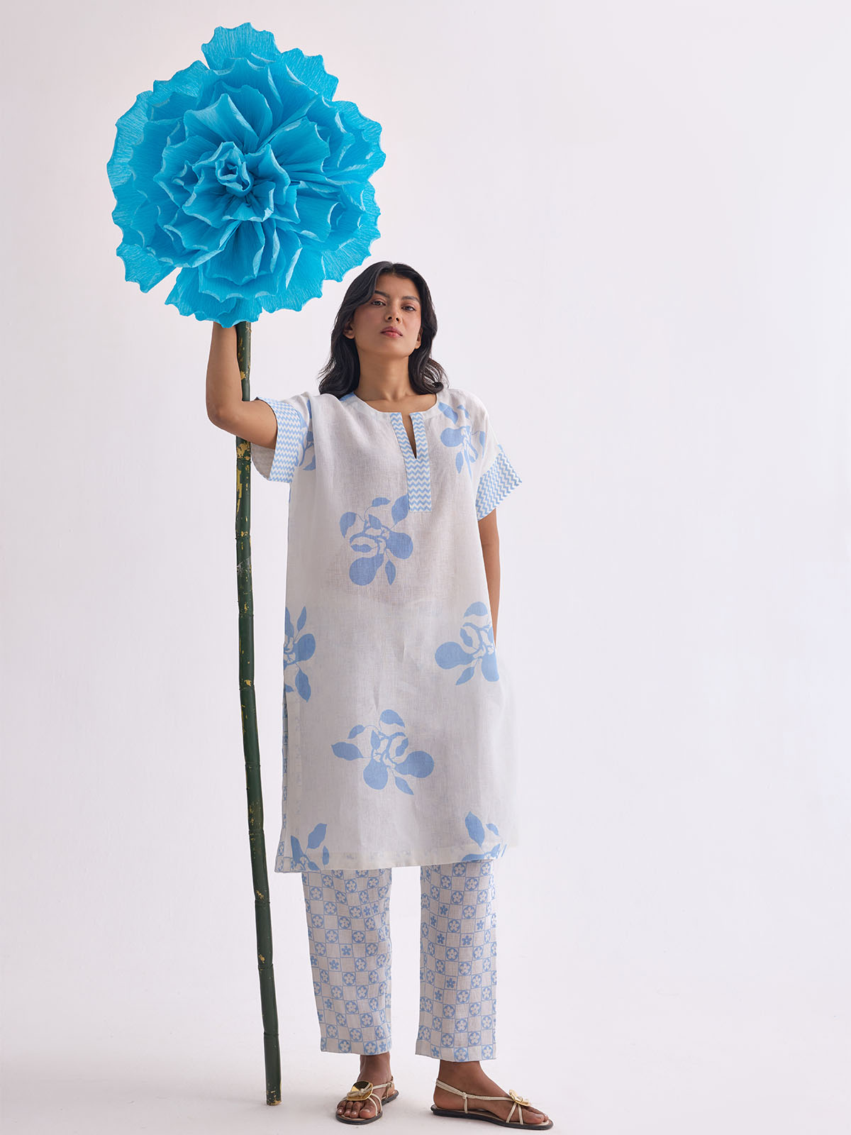 The Amaltas Linen Kurta Set - Cyanberry