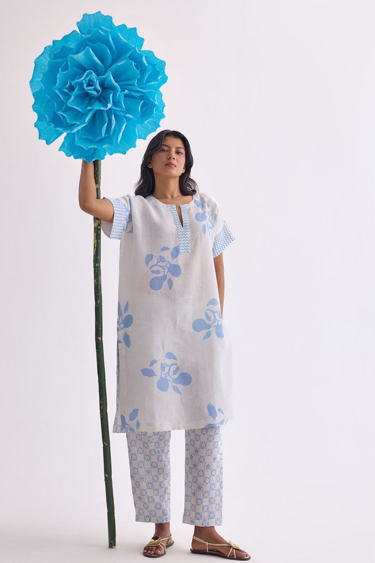 The Amaltas Linen Kurta Set - Cyanberry