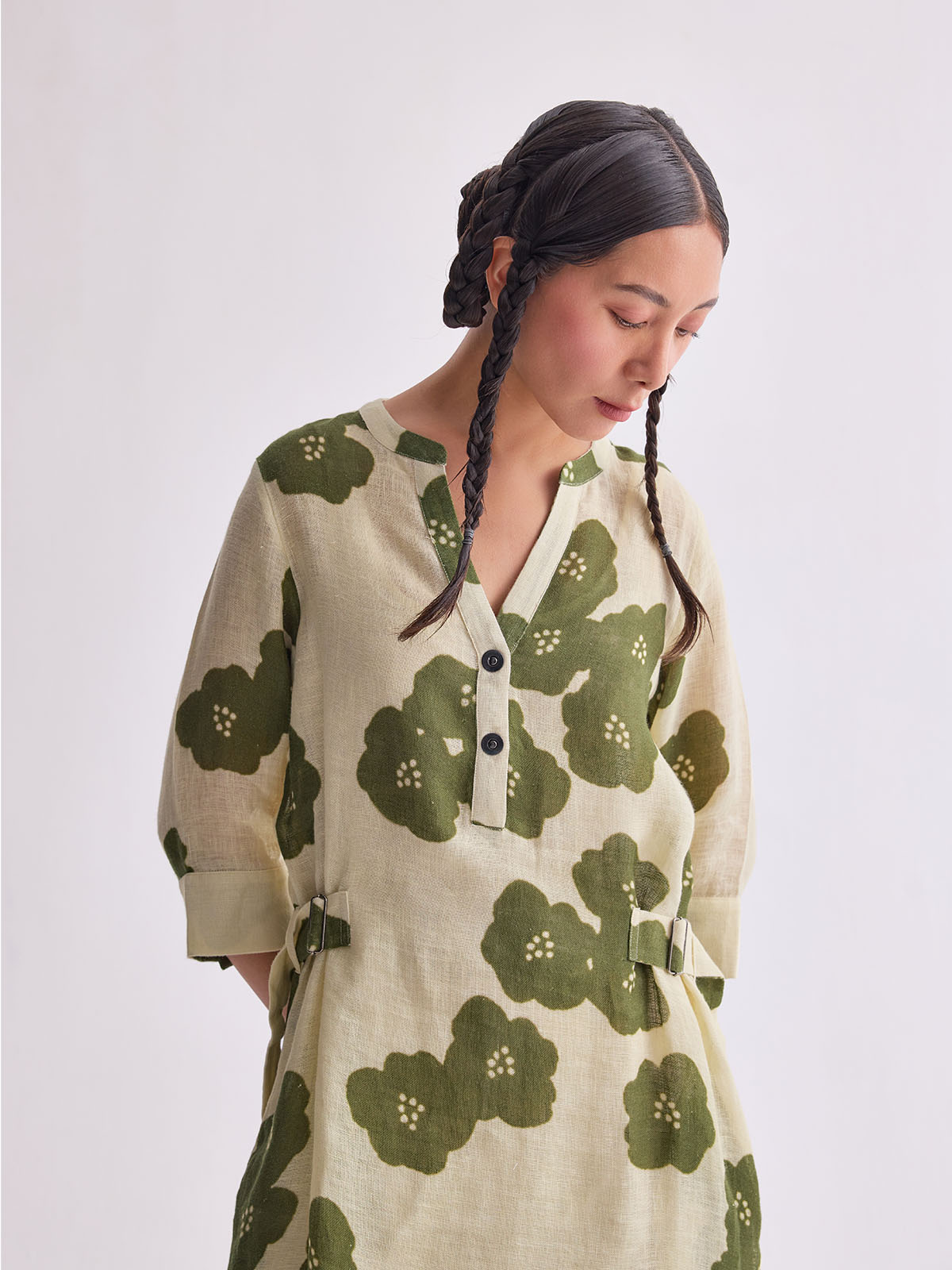The Khuskhus Linen Dress - Green Poppy