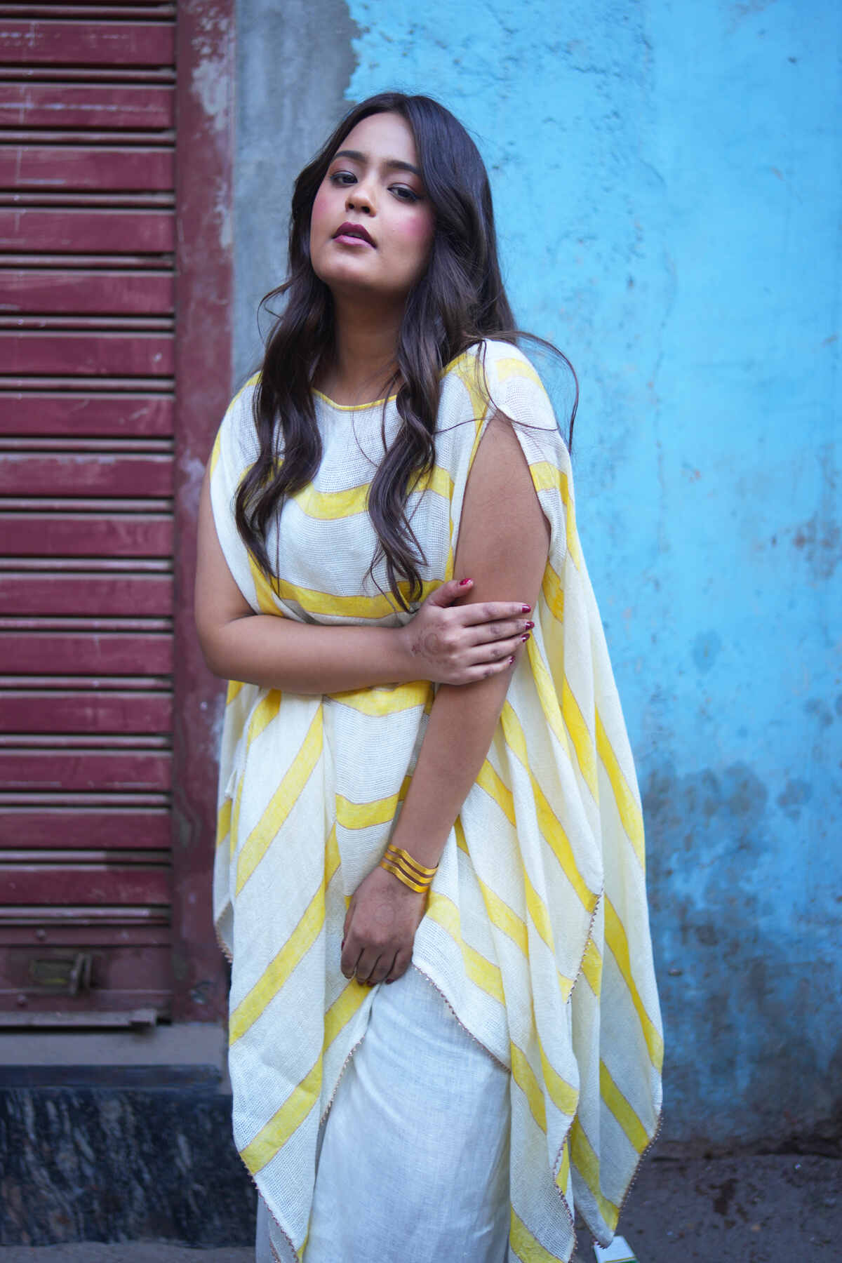 The Alize Cape - Yell With Us