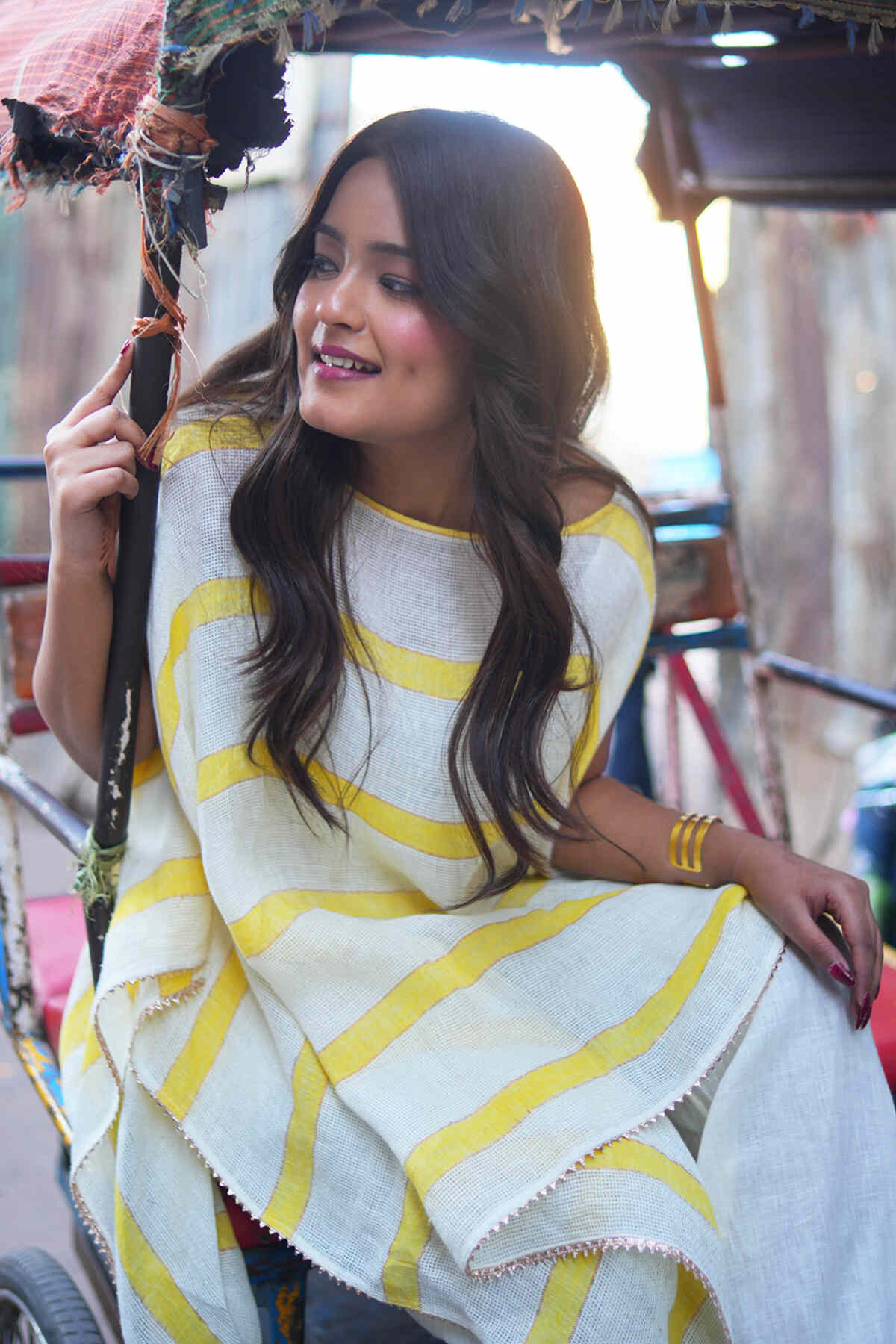 The Alize Cape - Yell With Us