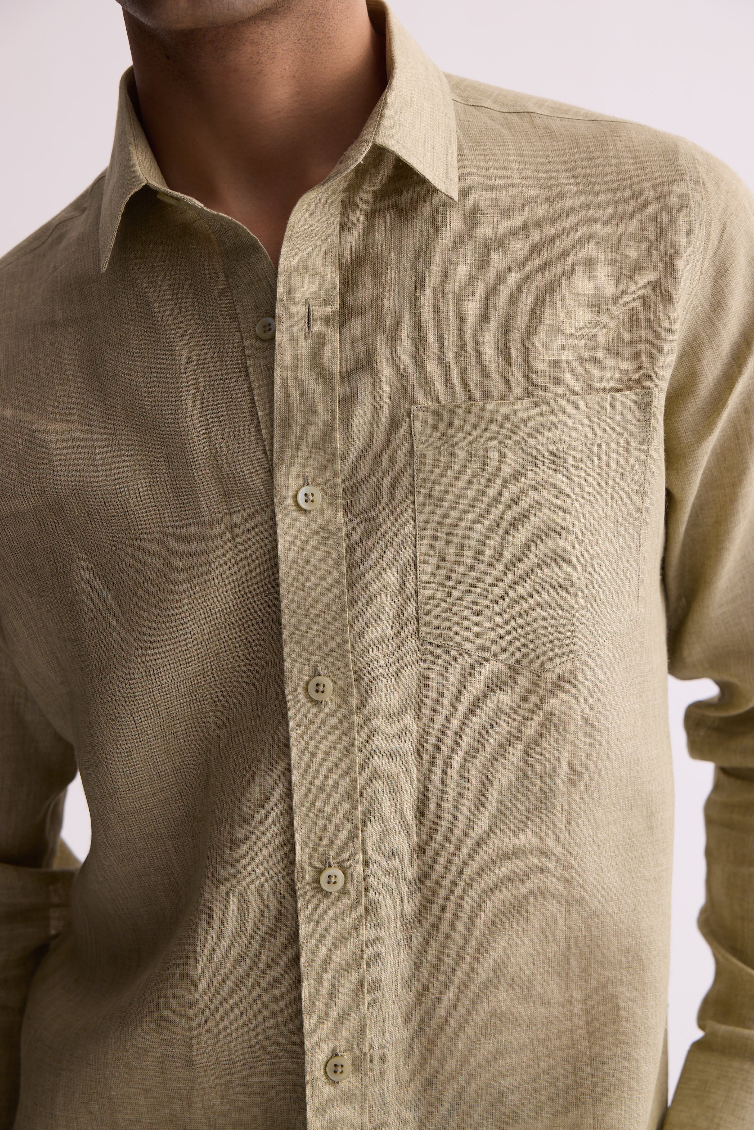 The Extended Collar Pista Linen Shirt