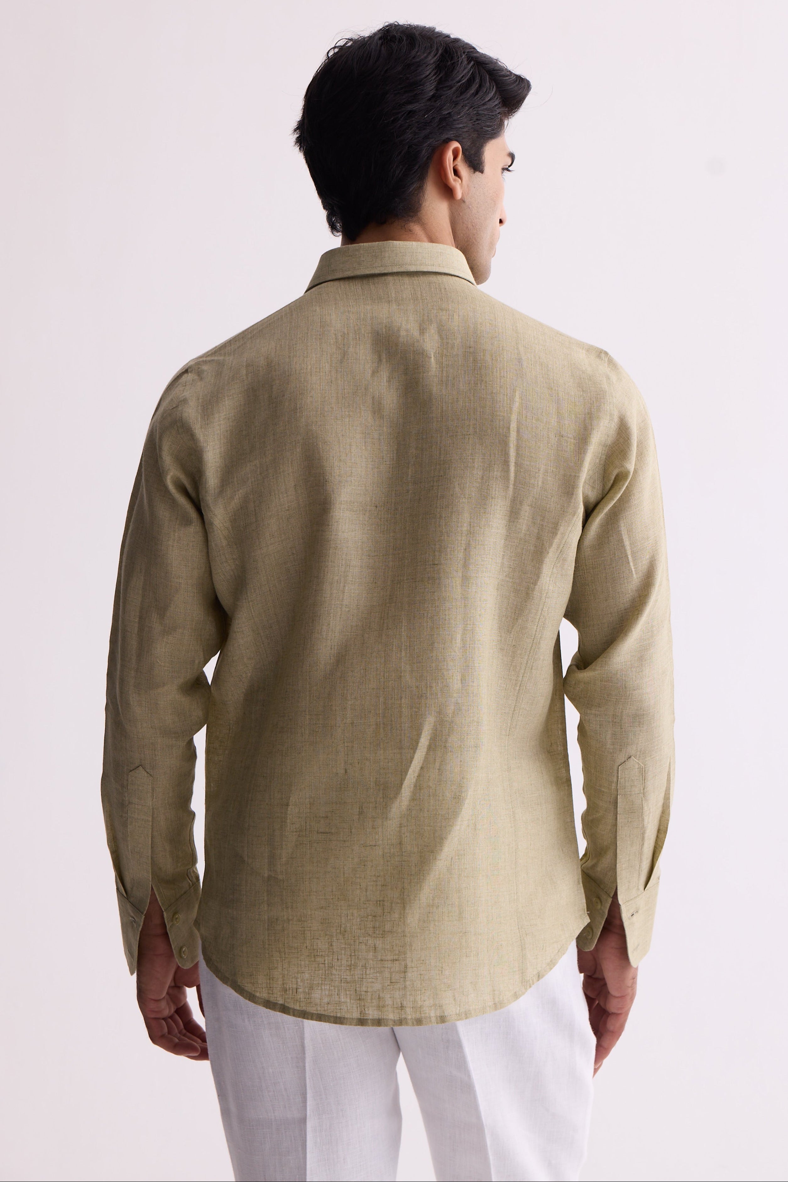 The Extended Collar Pista Linen Shirt