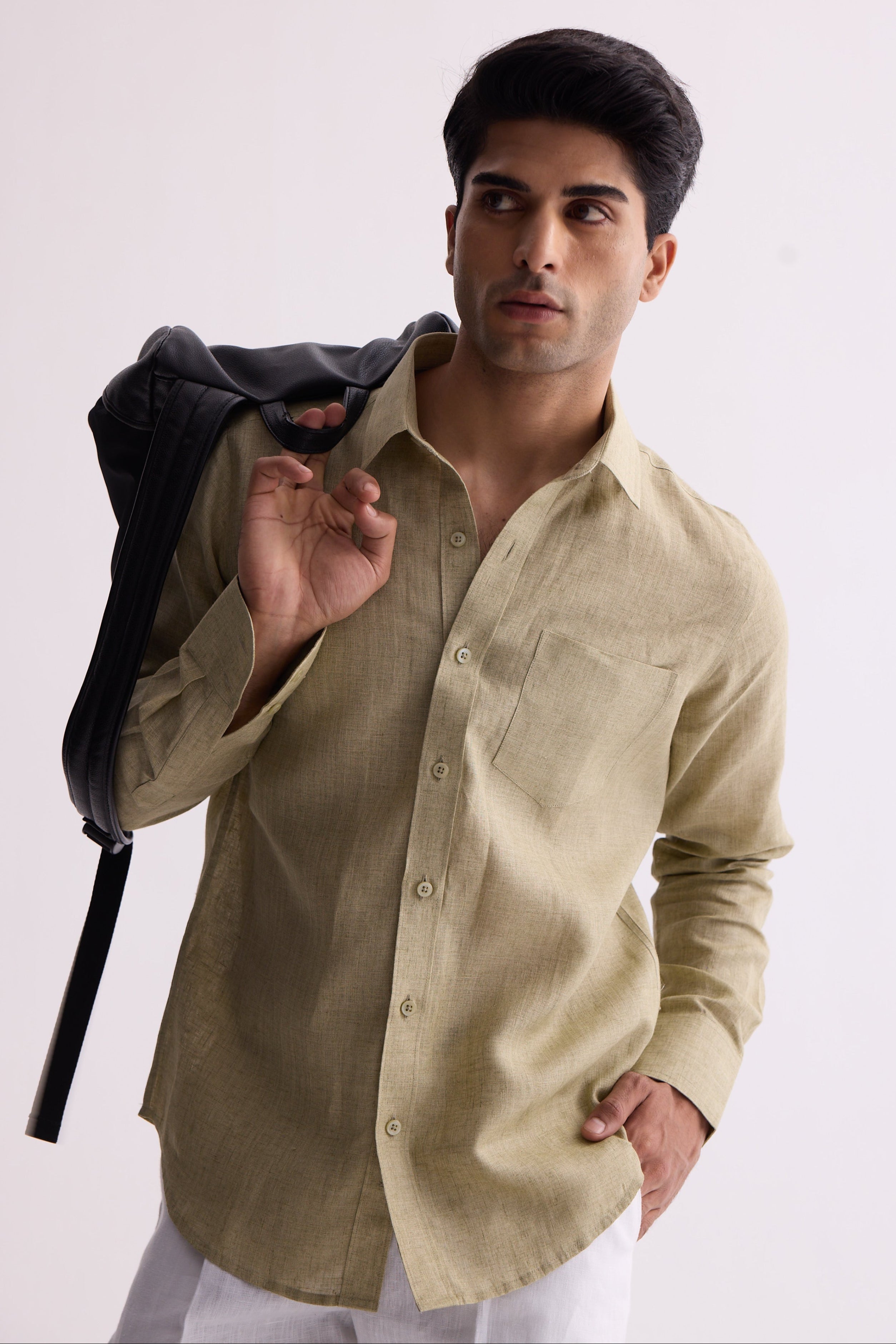The Extended Collar Pista Linen Shirt