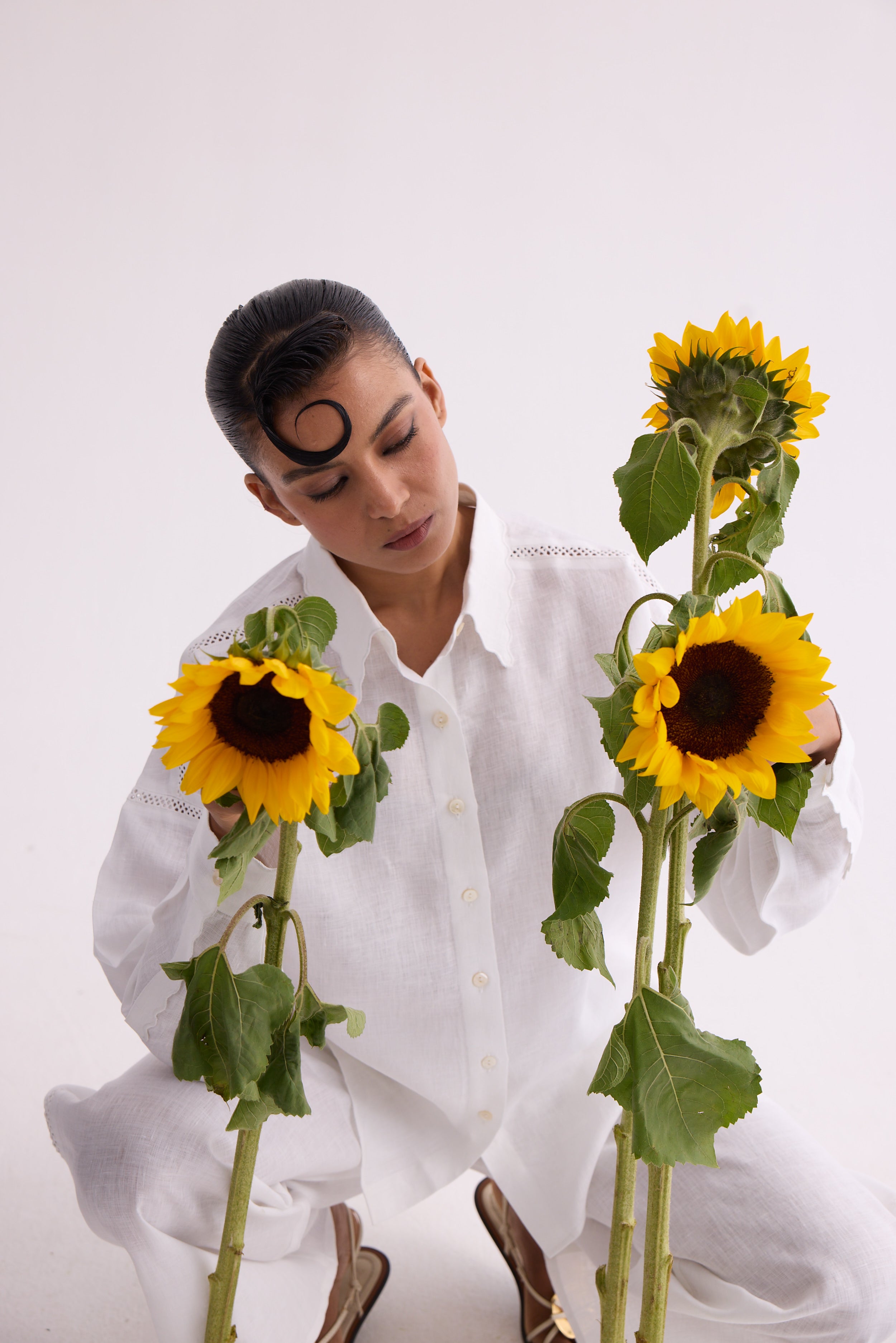 The Batooni White Linen Shirt