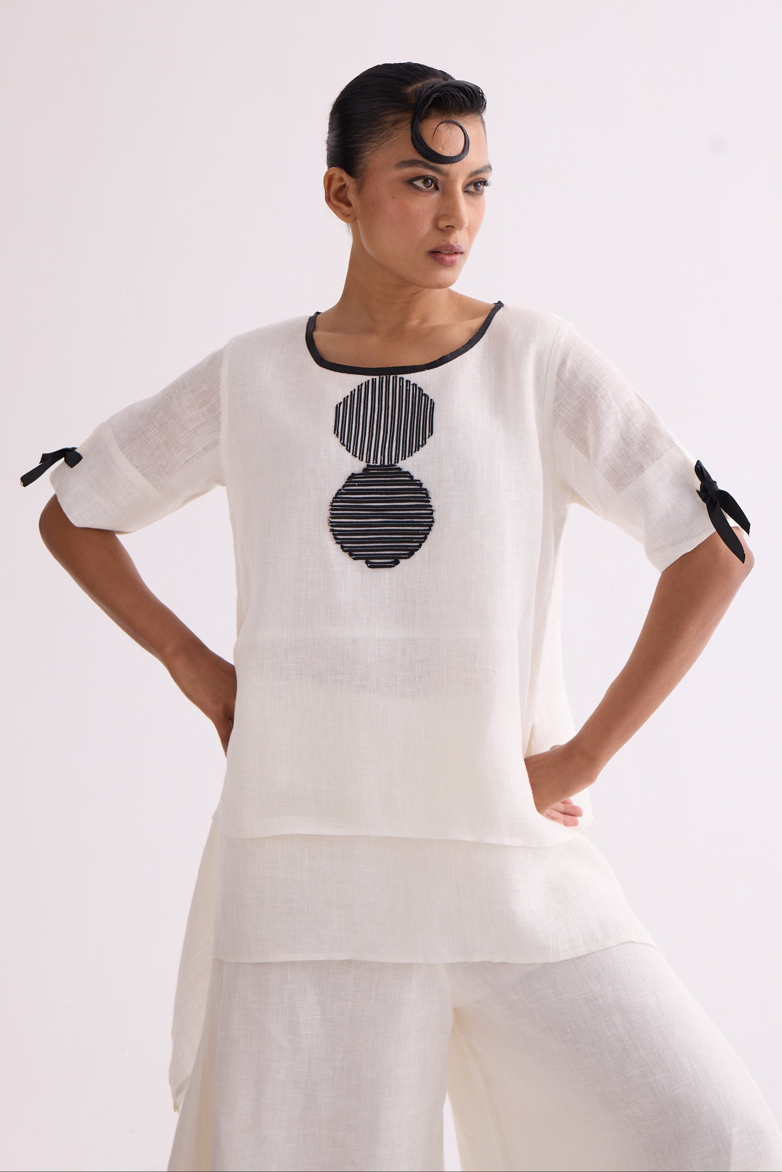 The Jhankaar White Cape Set