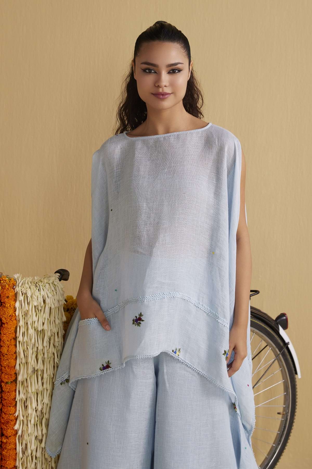 THE PANKHURI CAPE (ONLY CAPE) - Yell With Us