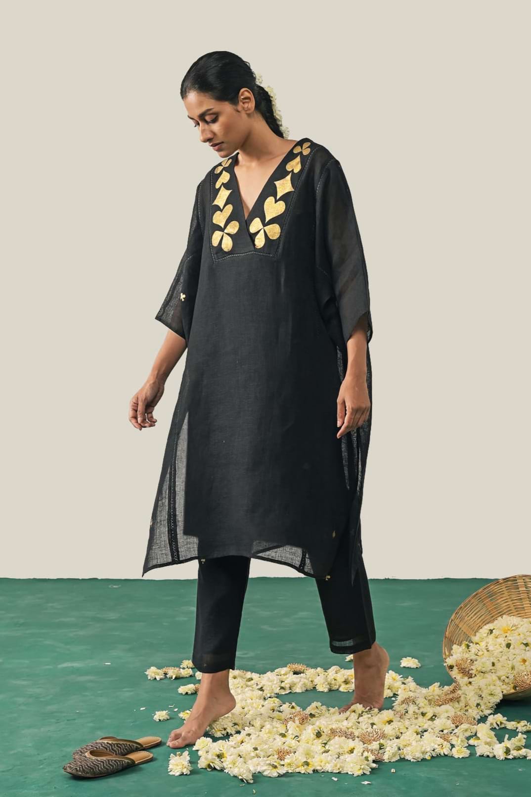 The Flush Femme Linen Kurta Set - Black