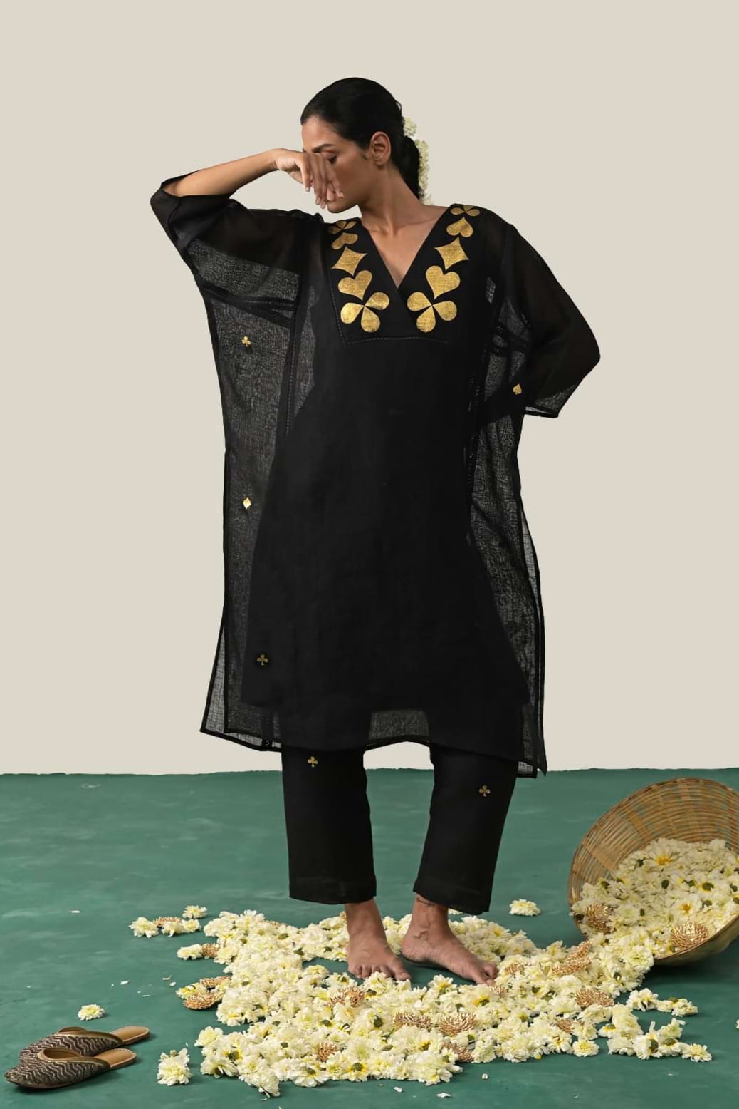 The Flush Femme Linen Kurta Set - Black