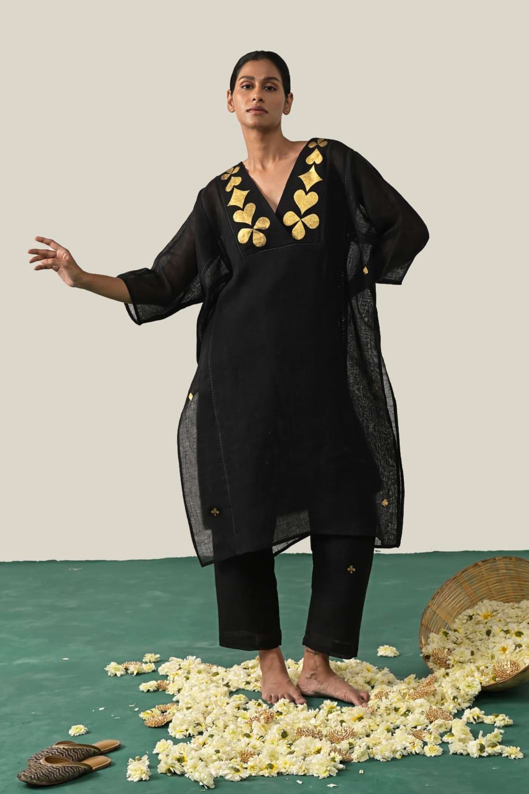 The Flush Femme Linen Kurta Set - Black