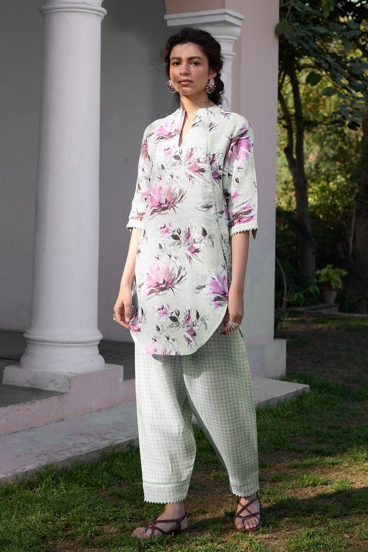 The Vida Aqua Solid Linen Kurti