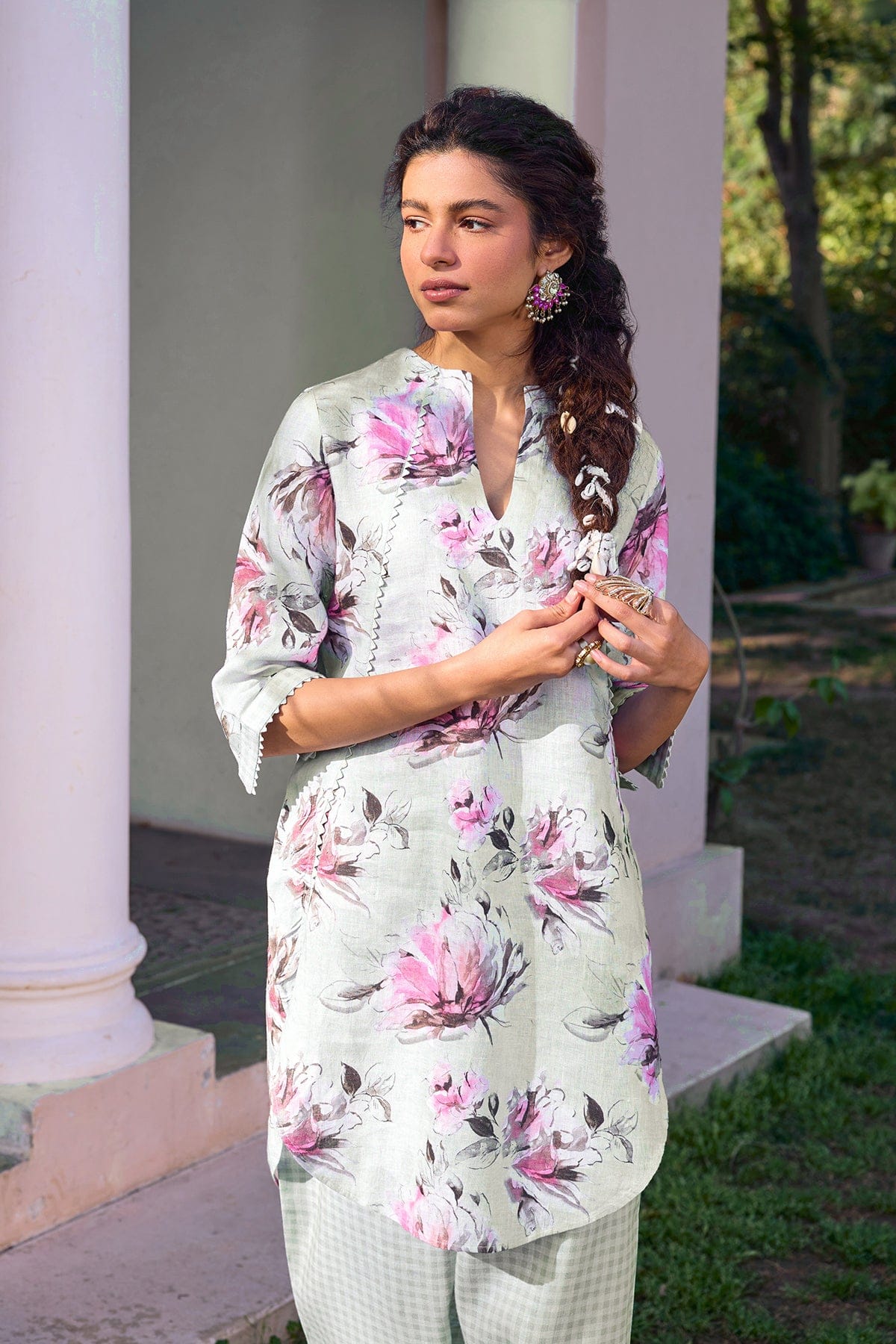 The Vida Aqua Solid Linen Kurti