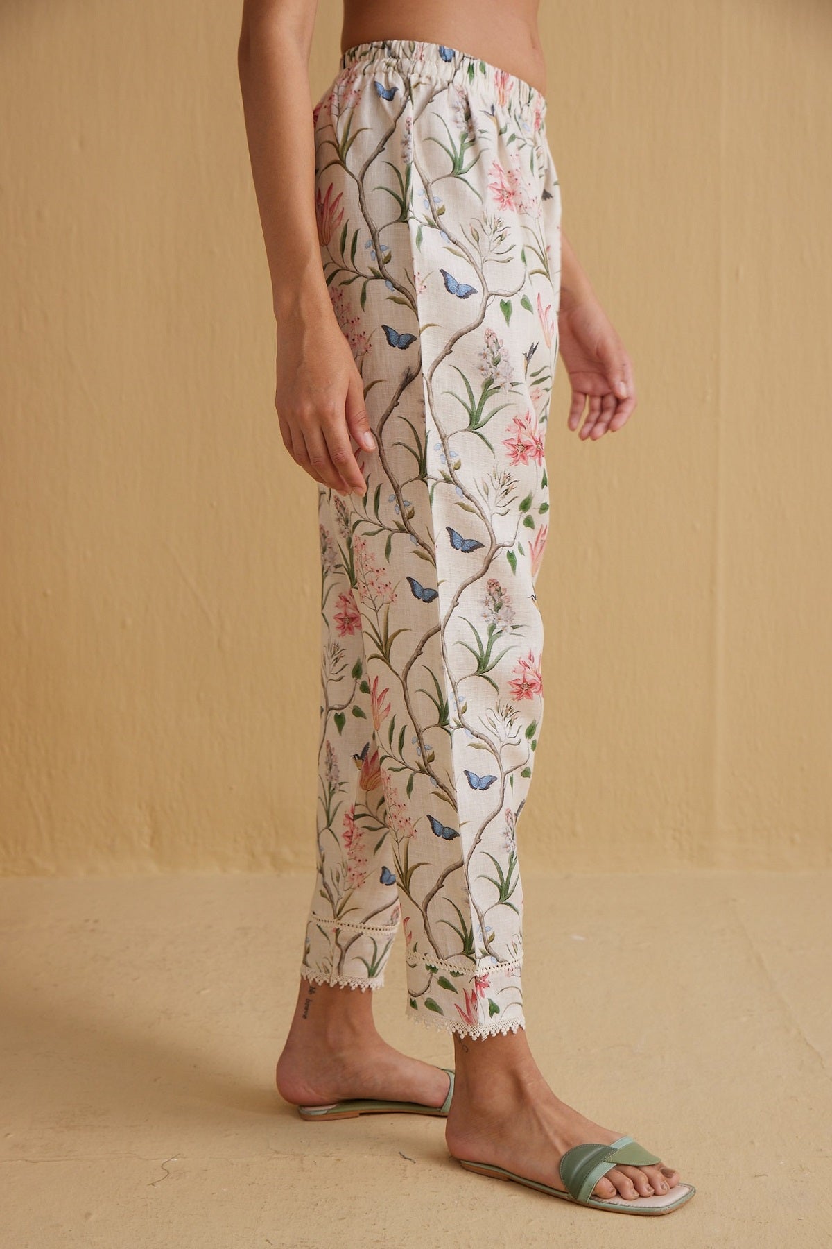 The Liana Salwar - Yell With Us