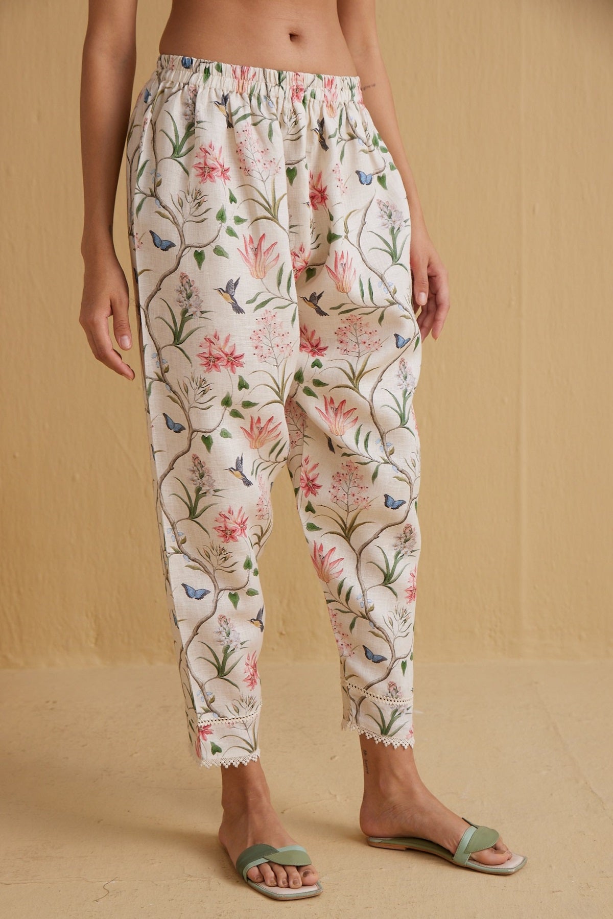 The Liana Salwar - Yell With Us