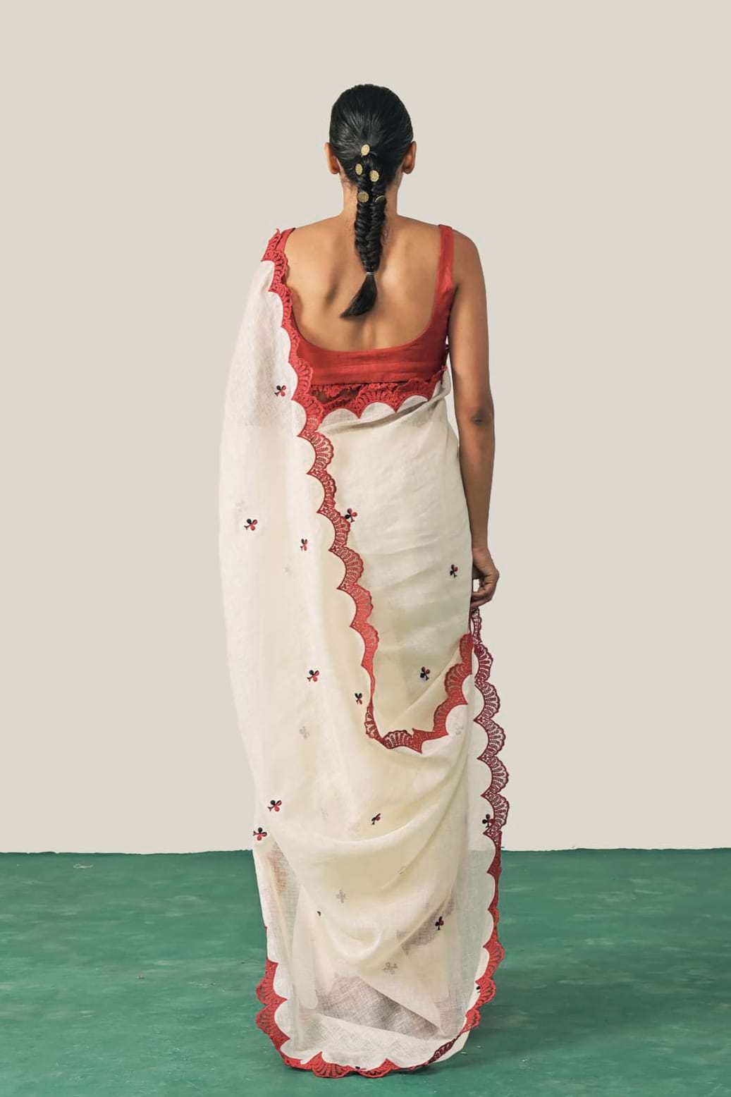 The Queen of Clubs Ivory Linen Saree