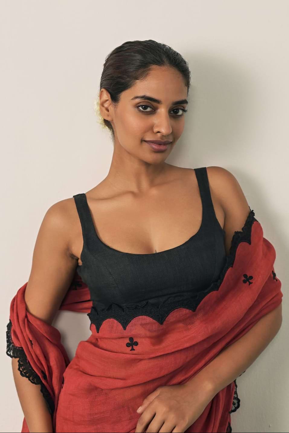 The Queen of Clubs Red Linen Saree