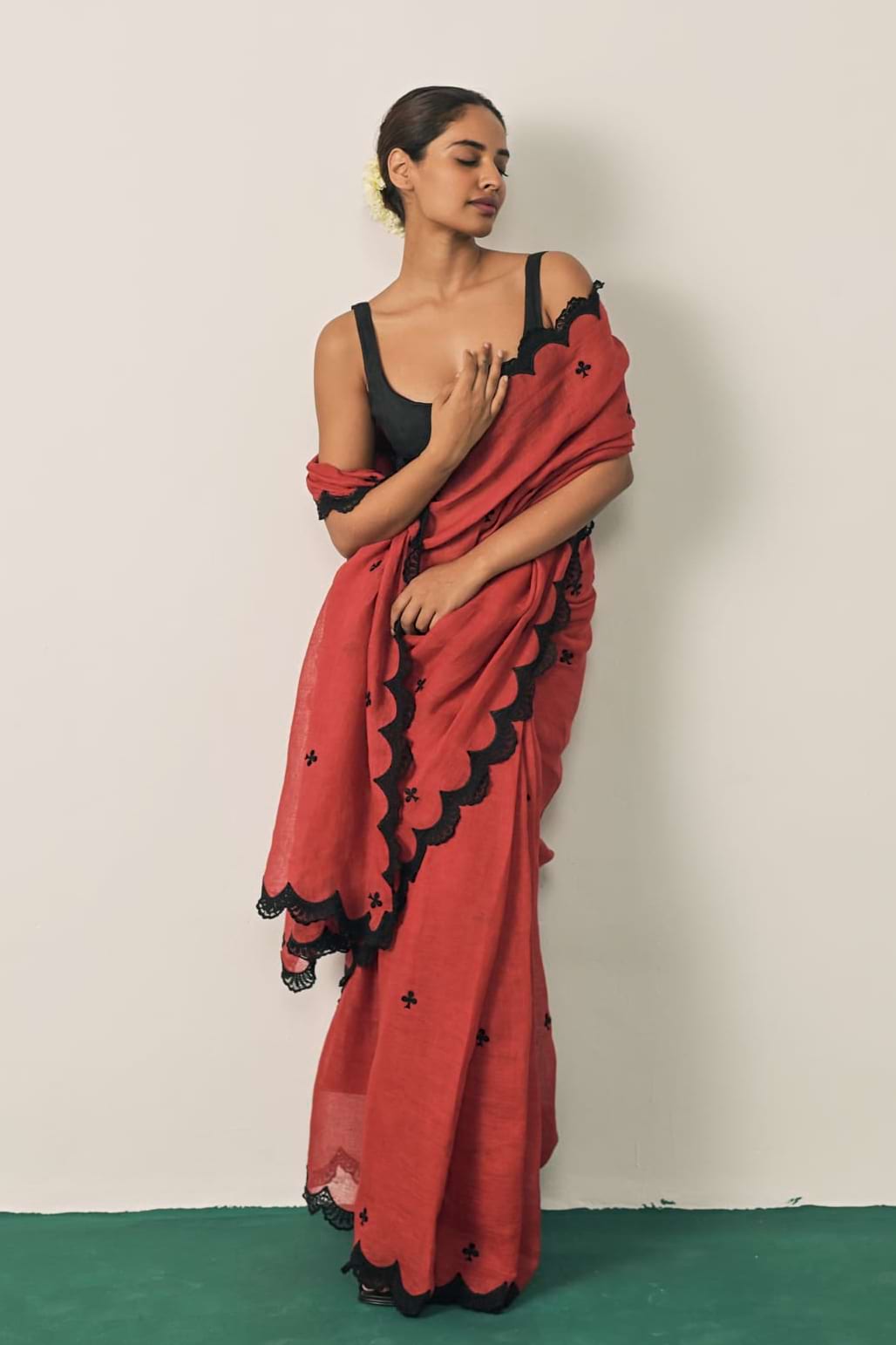 The Queen of Clubs Red Linen Saree