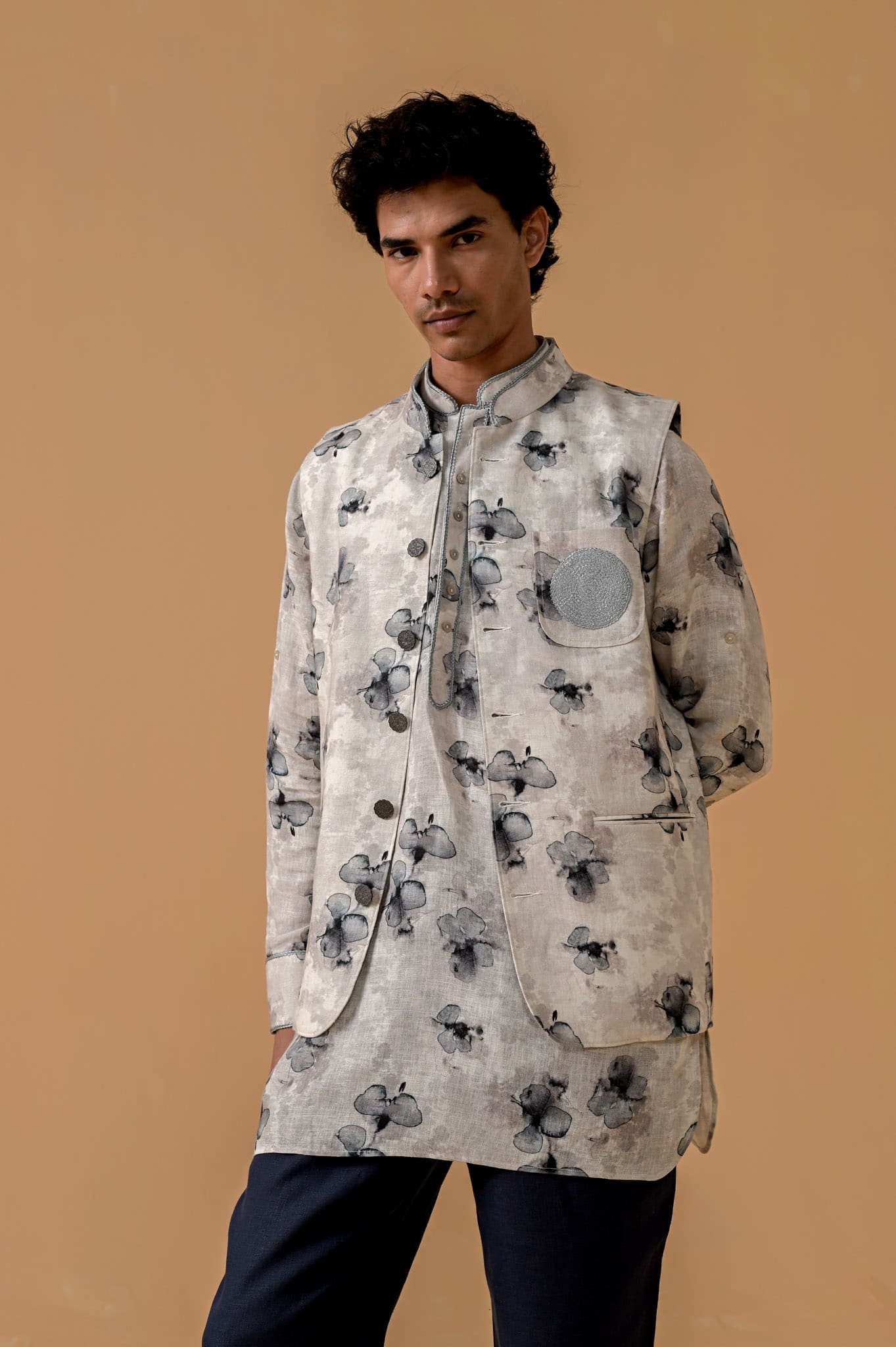 Dilwala Aura Waistcoat - Ash & Bloom