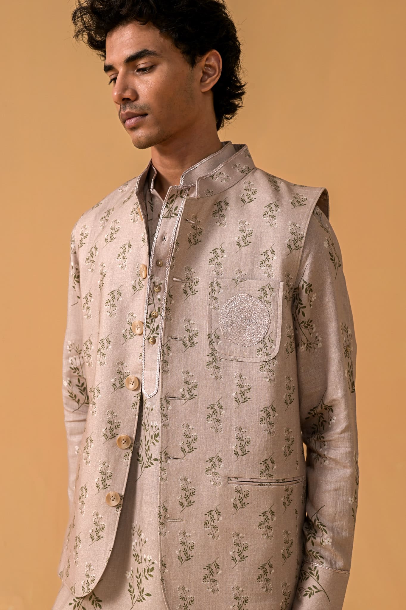 Mirza Mode Waistcoat - Ivory Floral