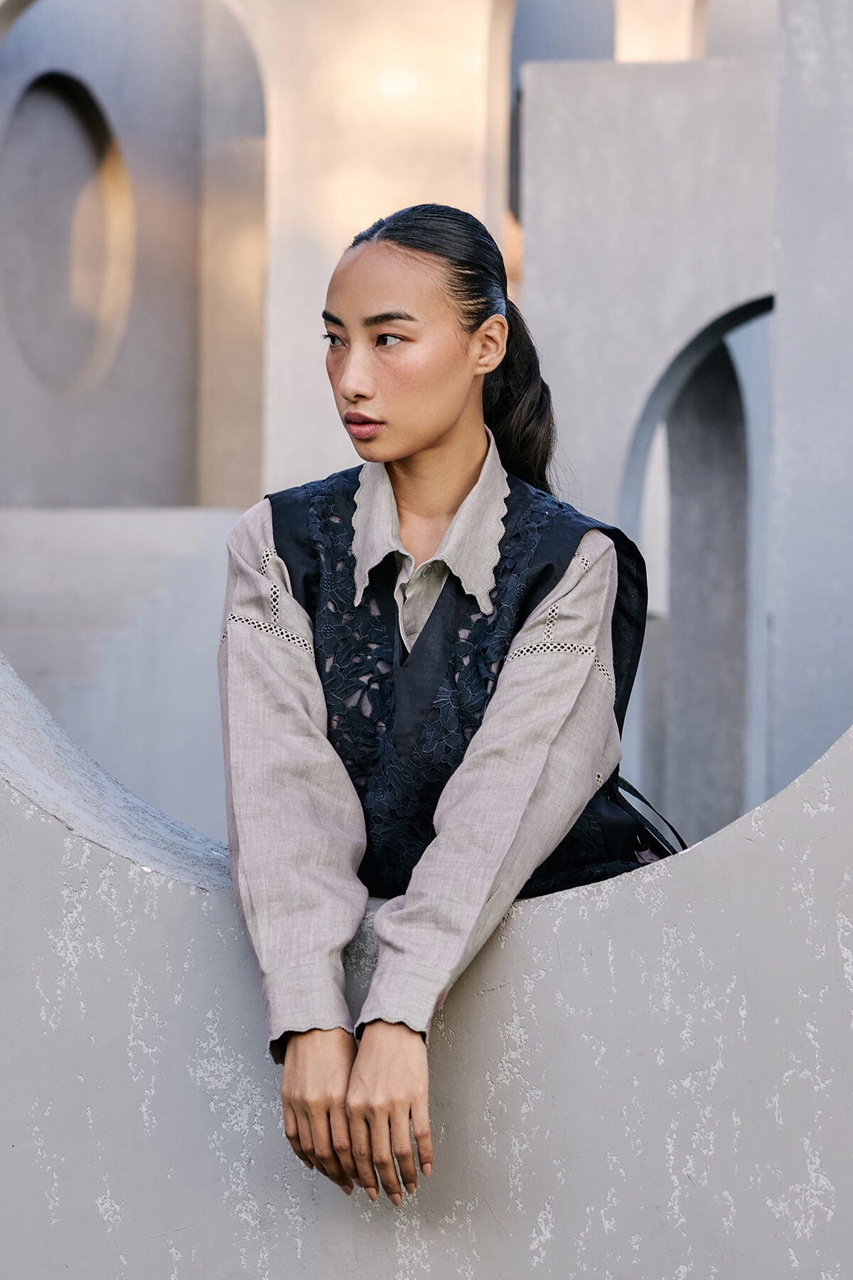 The Nazm Lace Bib - Black Pearl