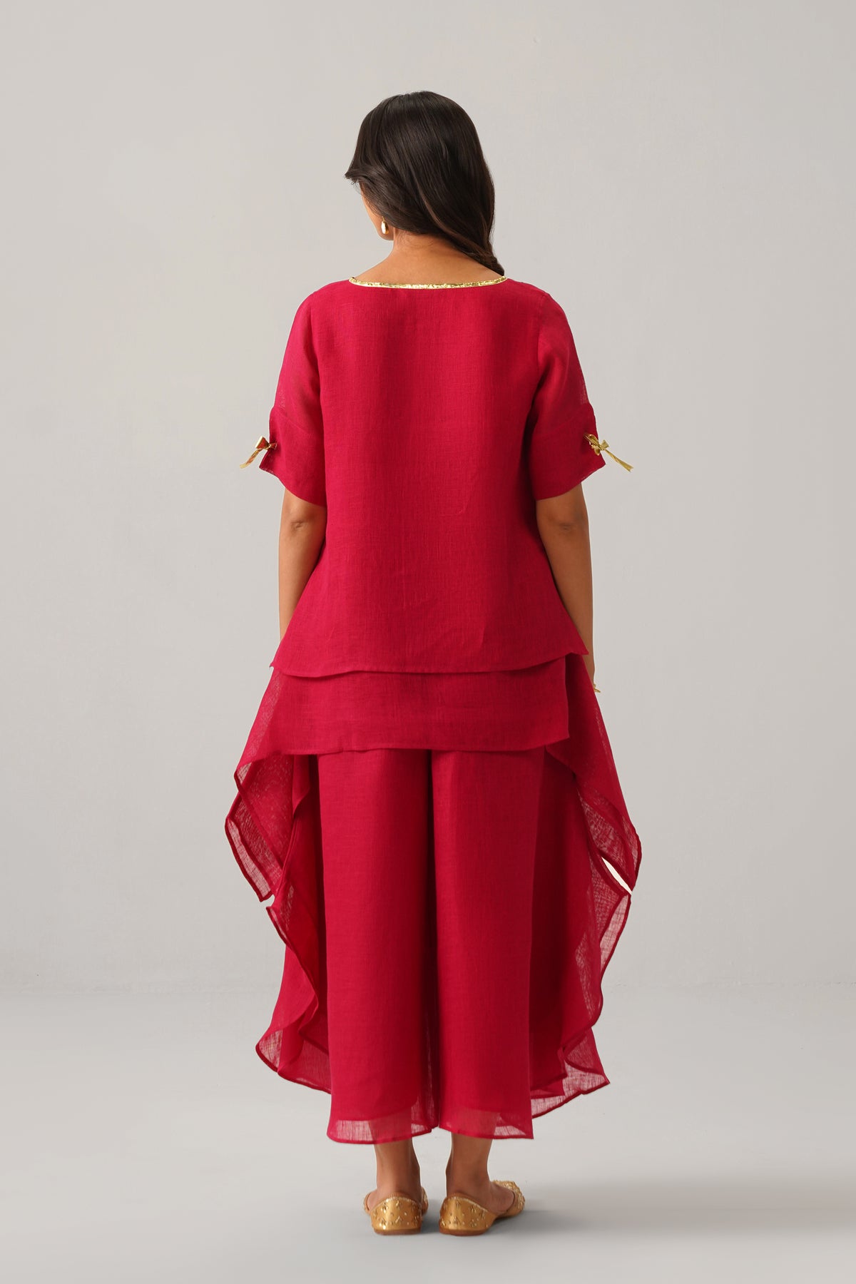 The Jhankaar Fuchsia Pink Cape Set