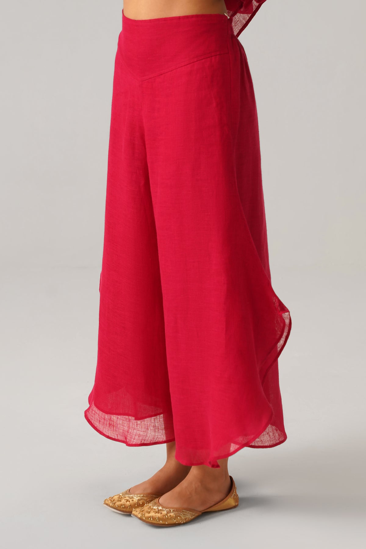 The Jhankaar Fuchsia Pink Cape Set