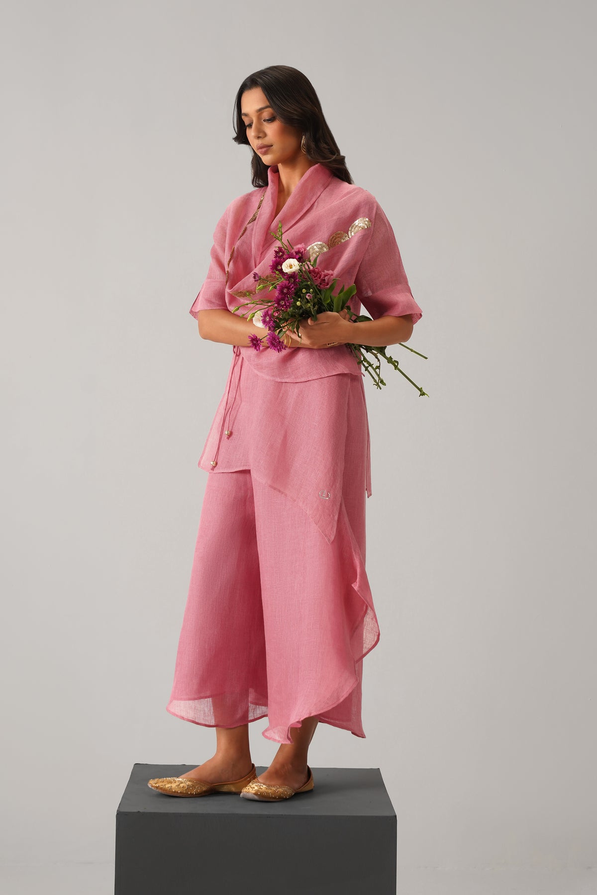 The Boho Banno Rose Pink Linen Cape Set
