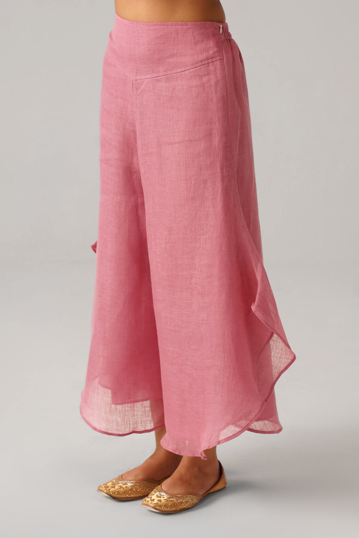 The Boho Banno Rose Pink Linen Cape Set