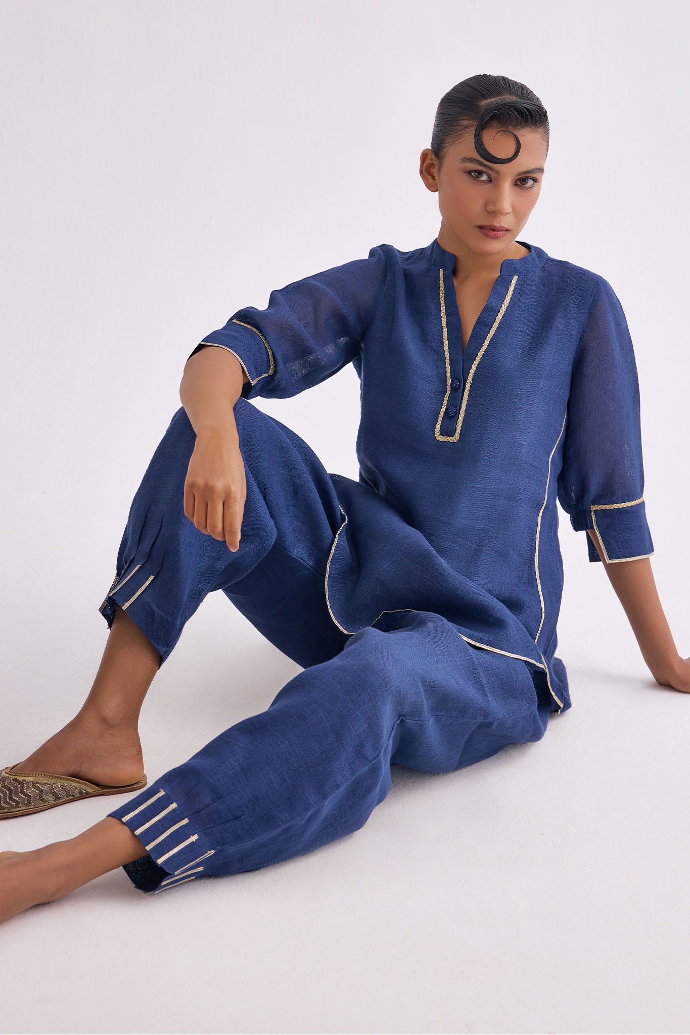 Patola Poise Kurta Set - Navy Blue