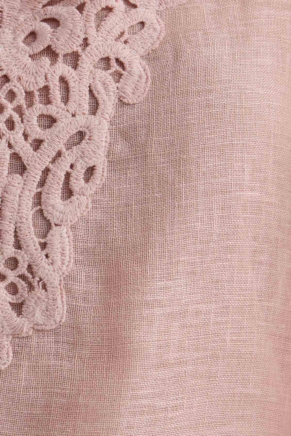 The Prishitha Cape Set - Champagne