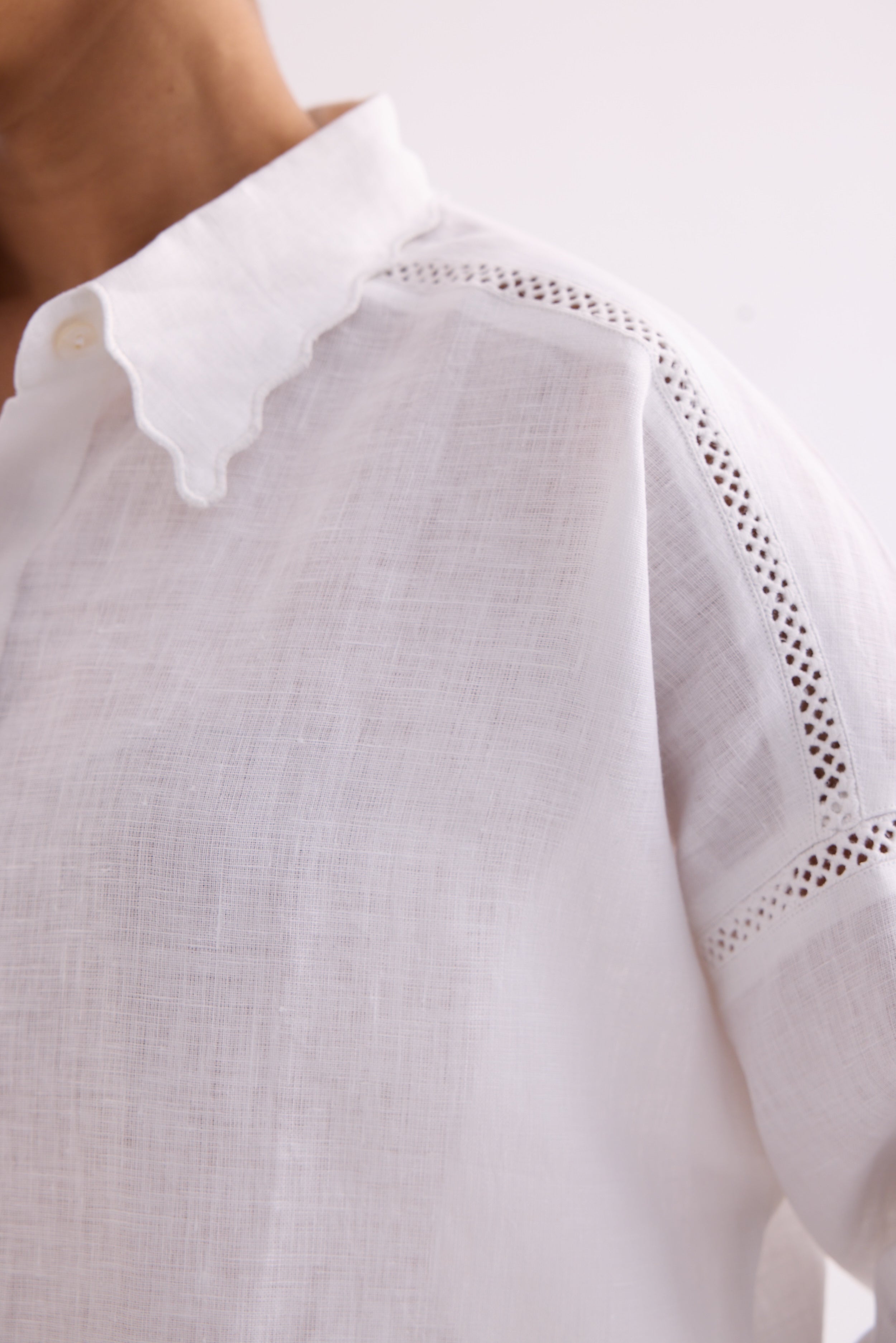 The Batooni White Linen Shirt