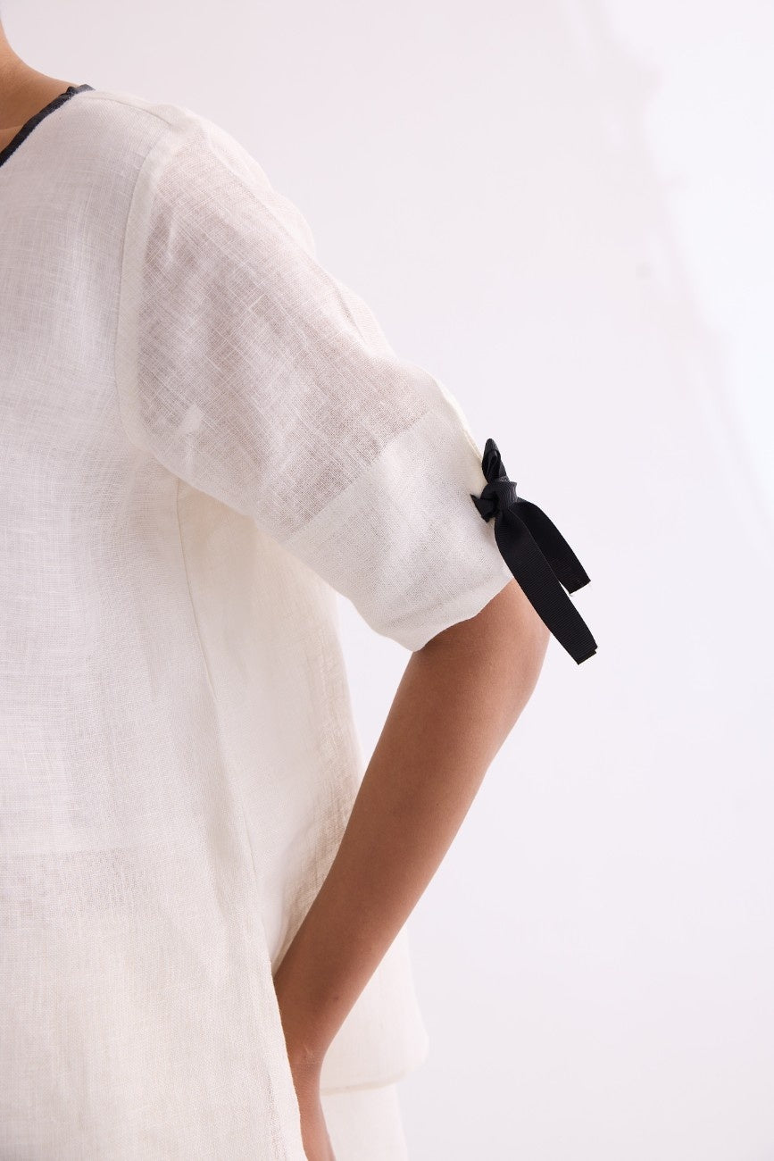 The Jhankaar White Cape Set