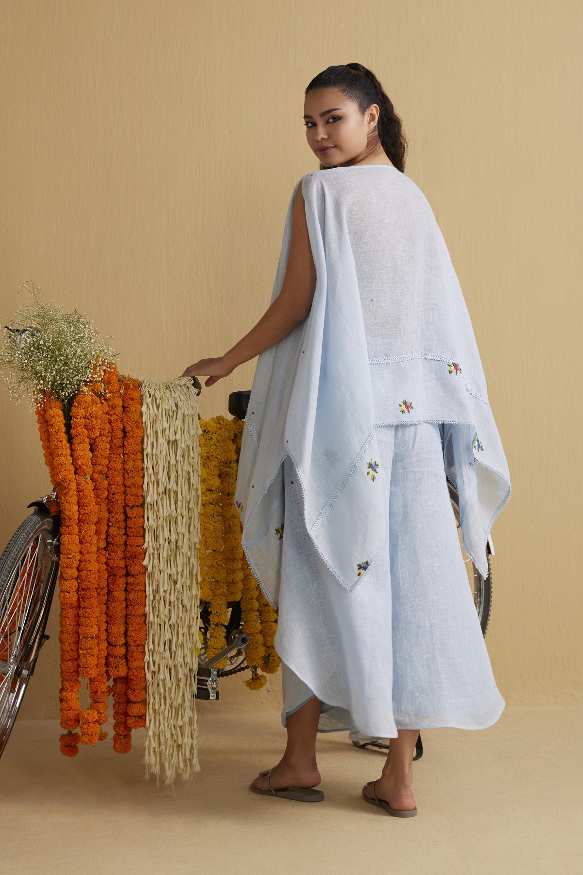 THE PANKHURI CAPE (ONLY CAPE) - Yell With Us