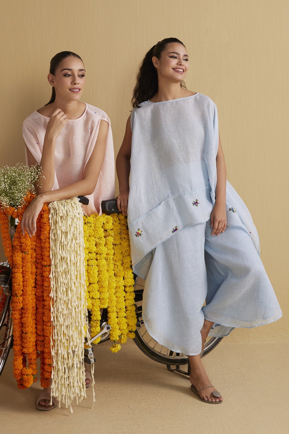 THE PANKHURI CAPE (ONLY CAPE) - Yell With Us