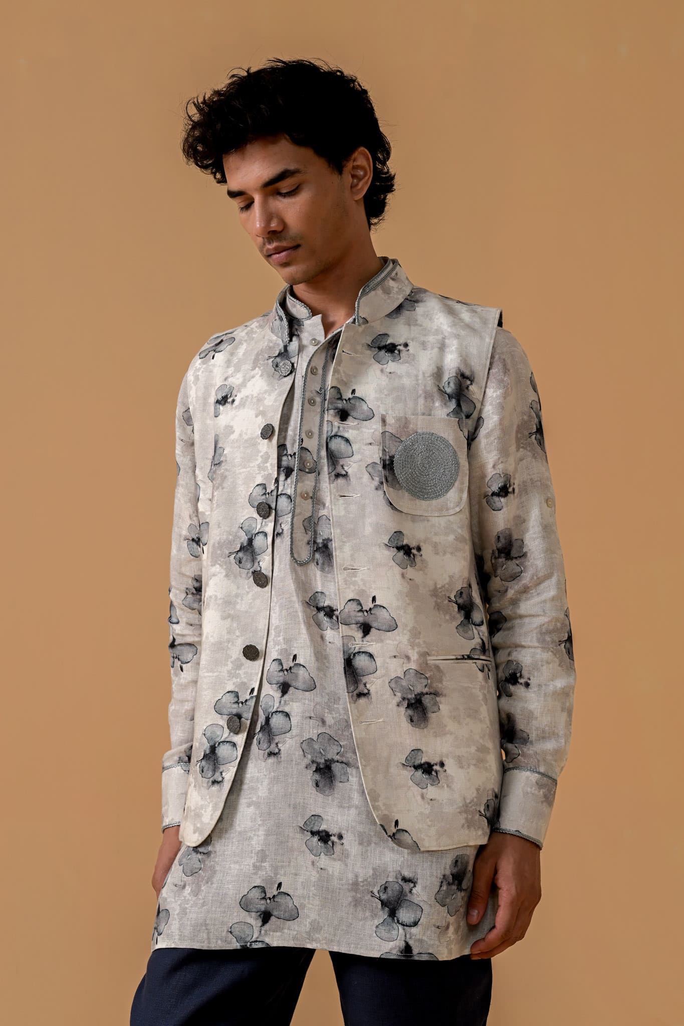 Dilwala Aura Waistcoat - Ash & Bloom