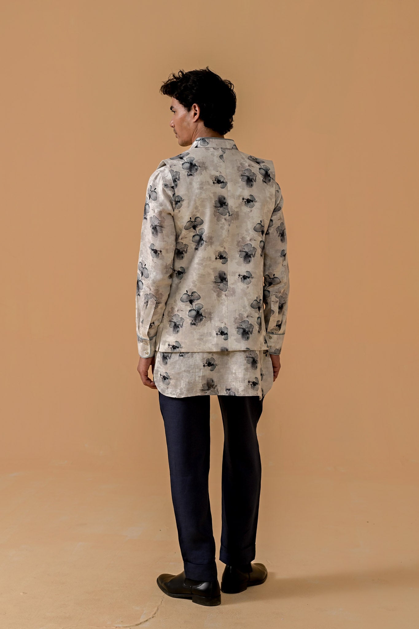 Dilwala Aura Waistcoat - Ash & Bloom