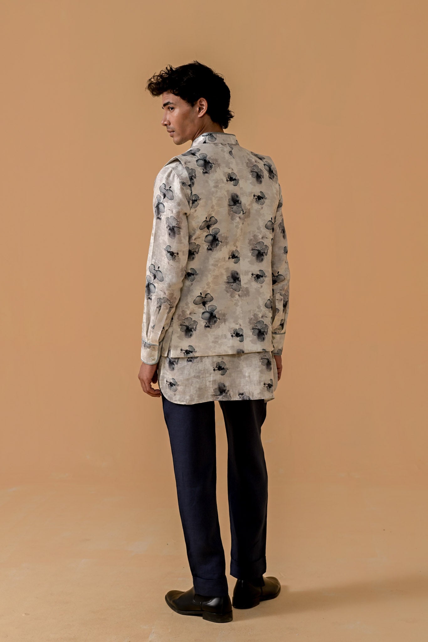 Dilwala Aura Waistcoat - Ash & Bloom
