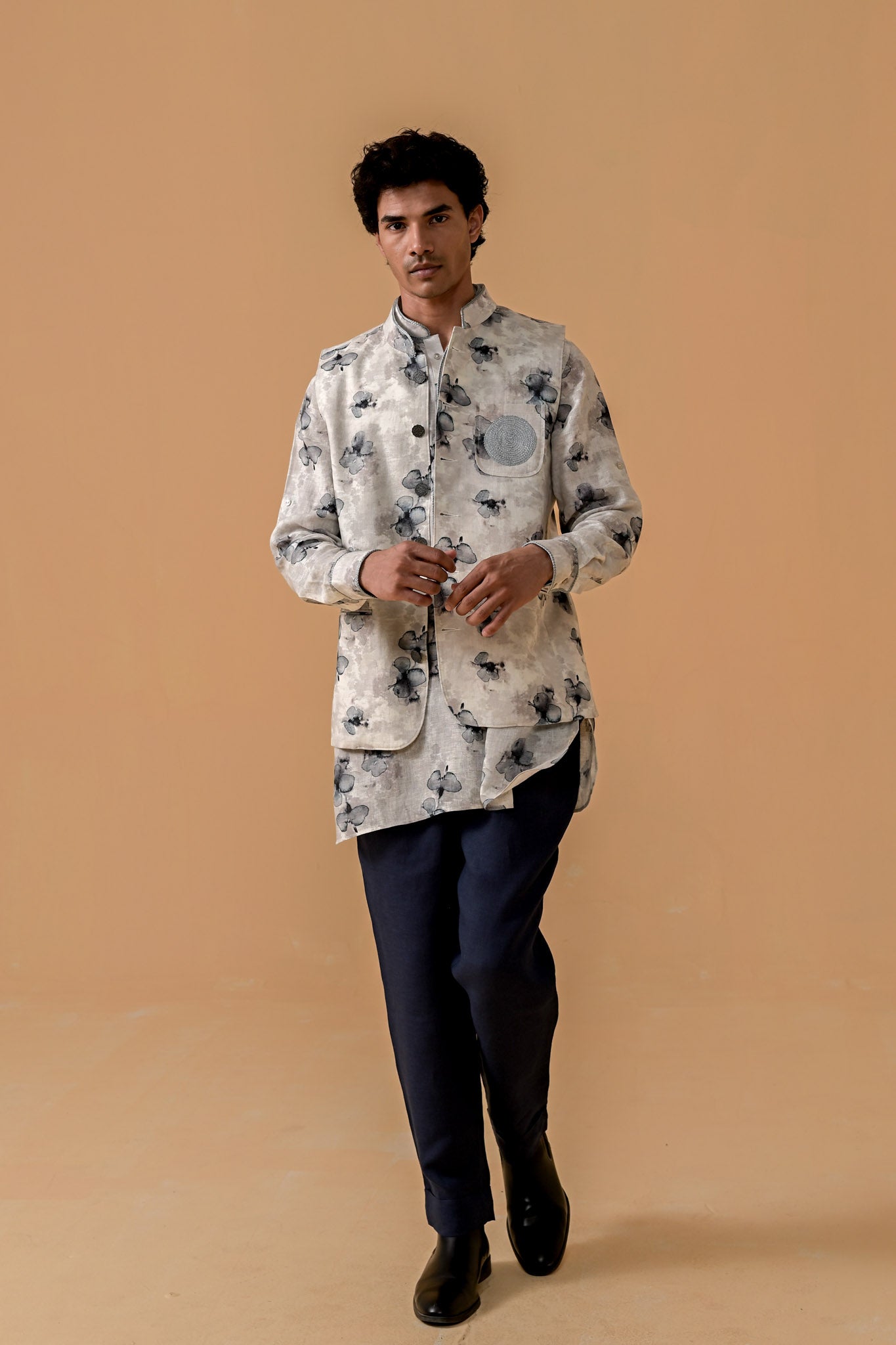 Dilwala Aura Waistcoat - Ash & Bloom