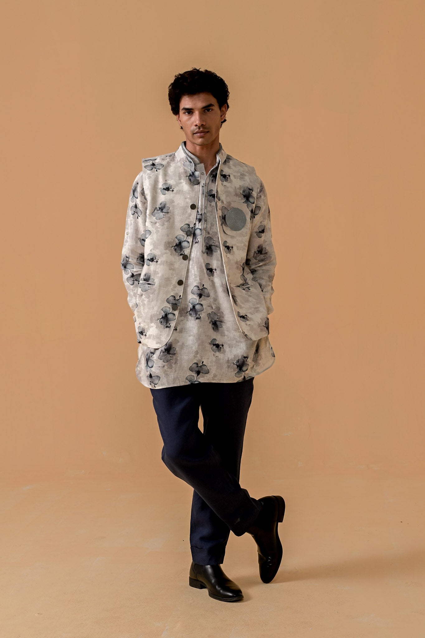 Dilwala Aura Waistcoat - Ash & Bloom